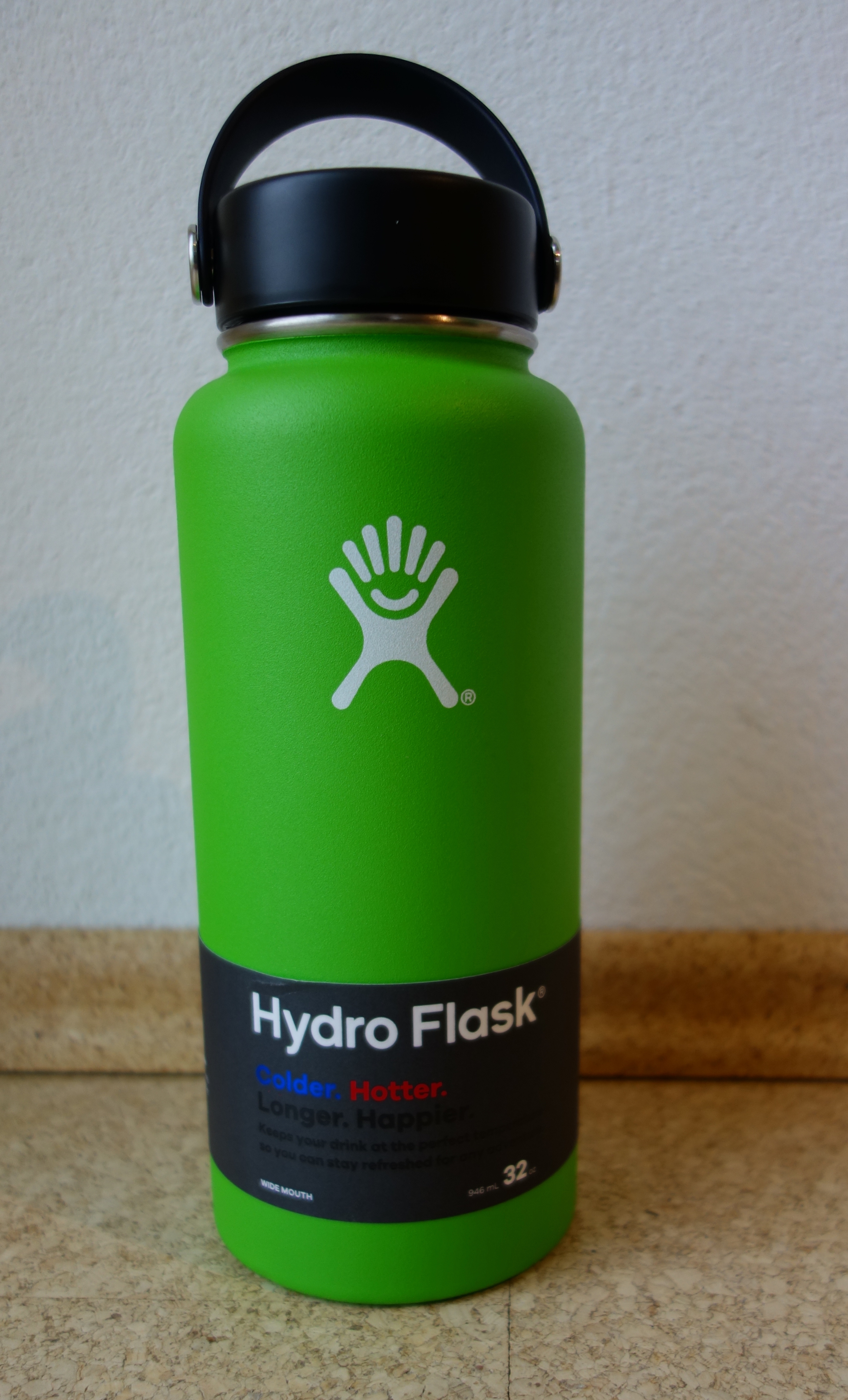 Die Hydro Flask mit ihrer Verpackung
