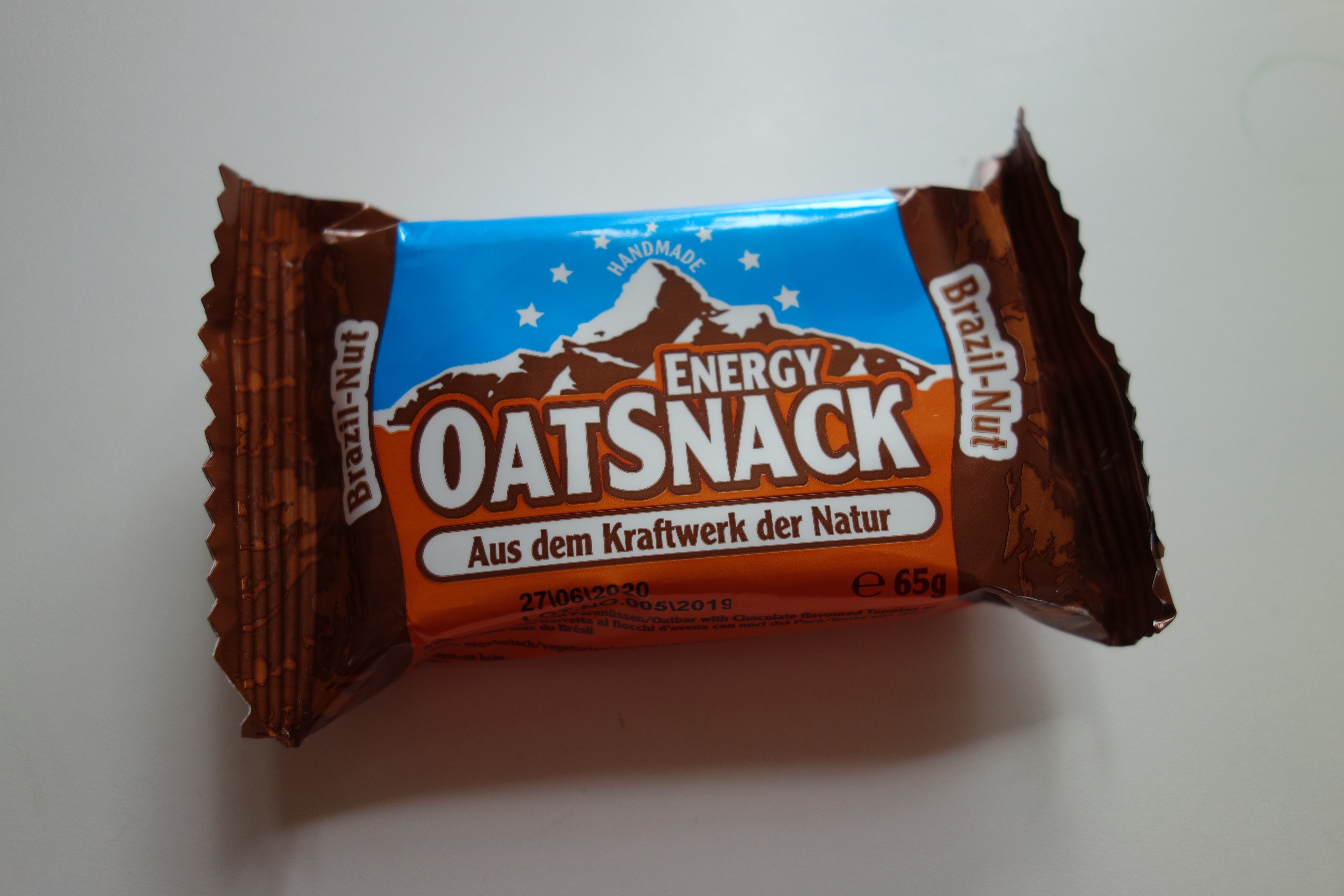 Der Oatsnack Riegel Brazil-Nut, noch verpackt