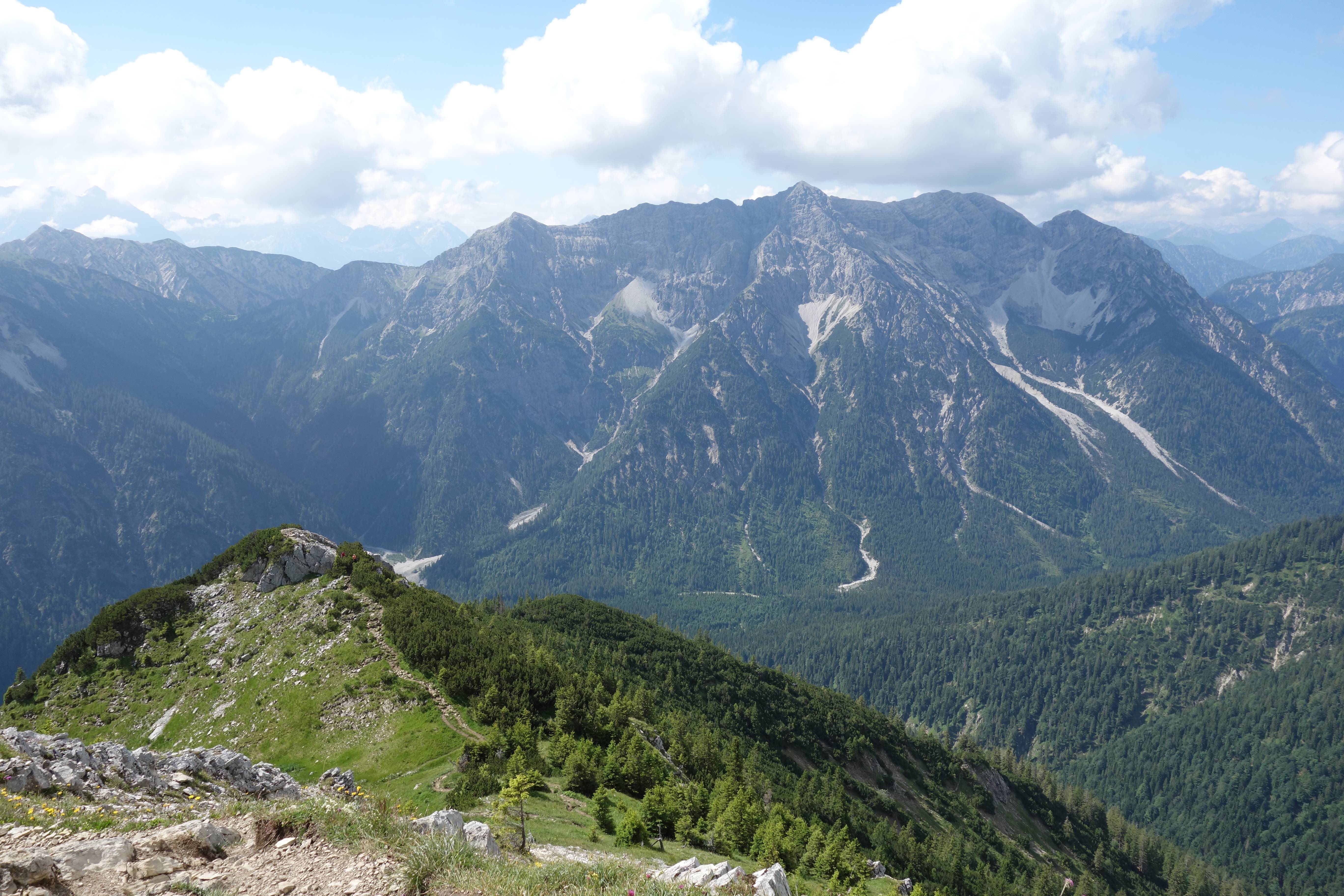 Der Blick vom Gipfel der Scheinbergspitz