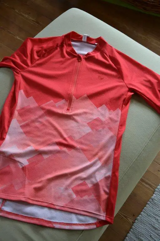Trikot ganz
