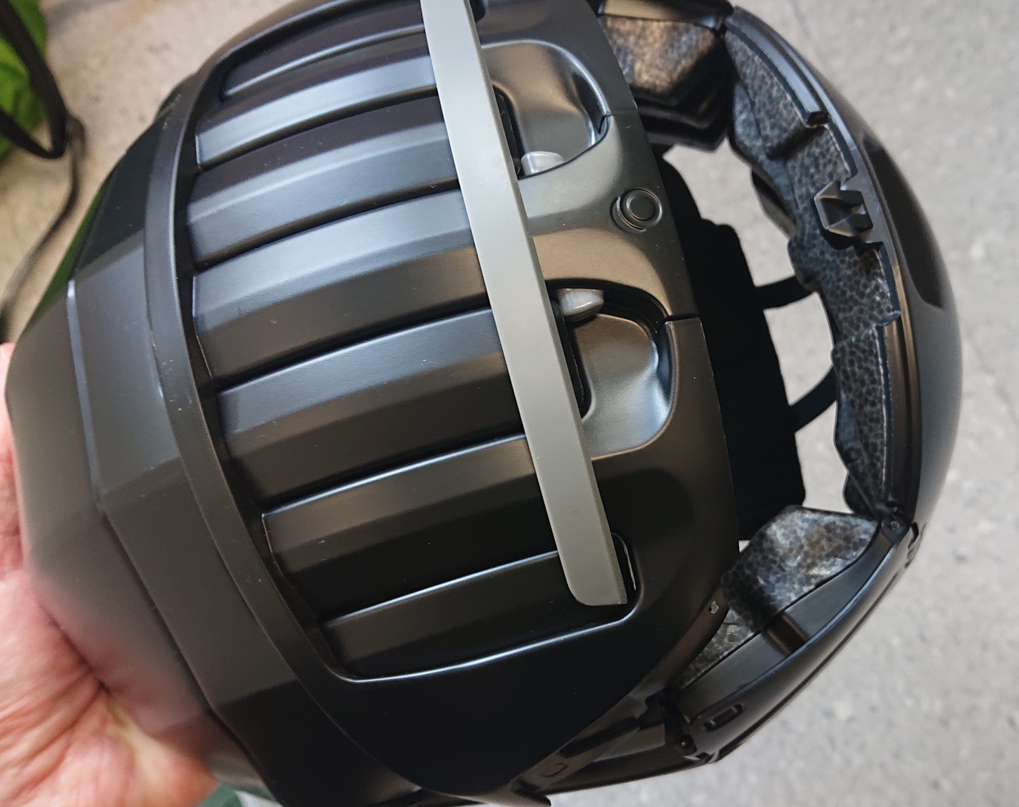 Helm zu 75% aufgefaltet