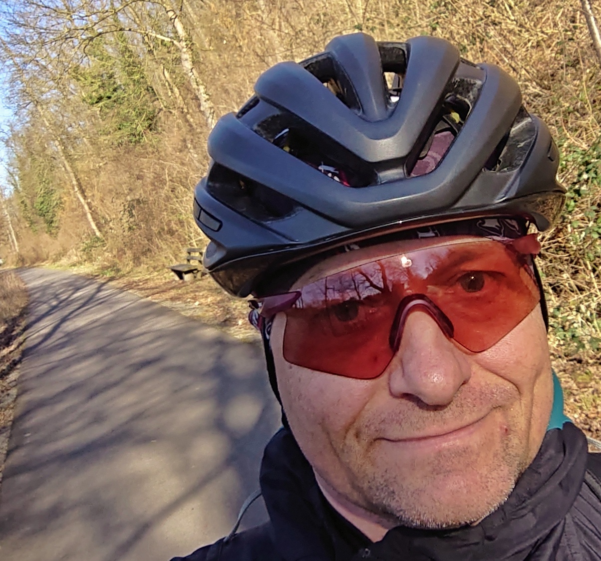 Brille halb abgedunkelt