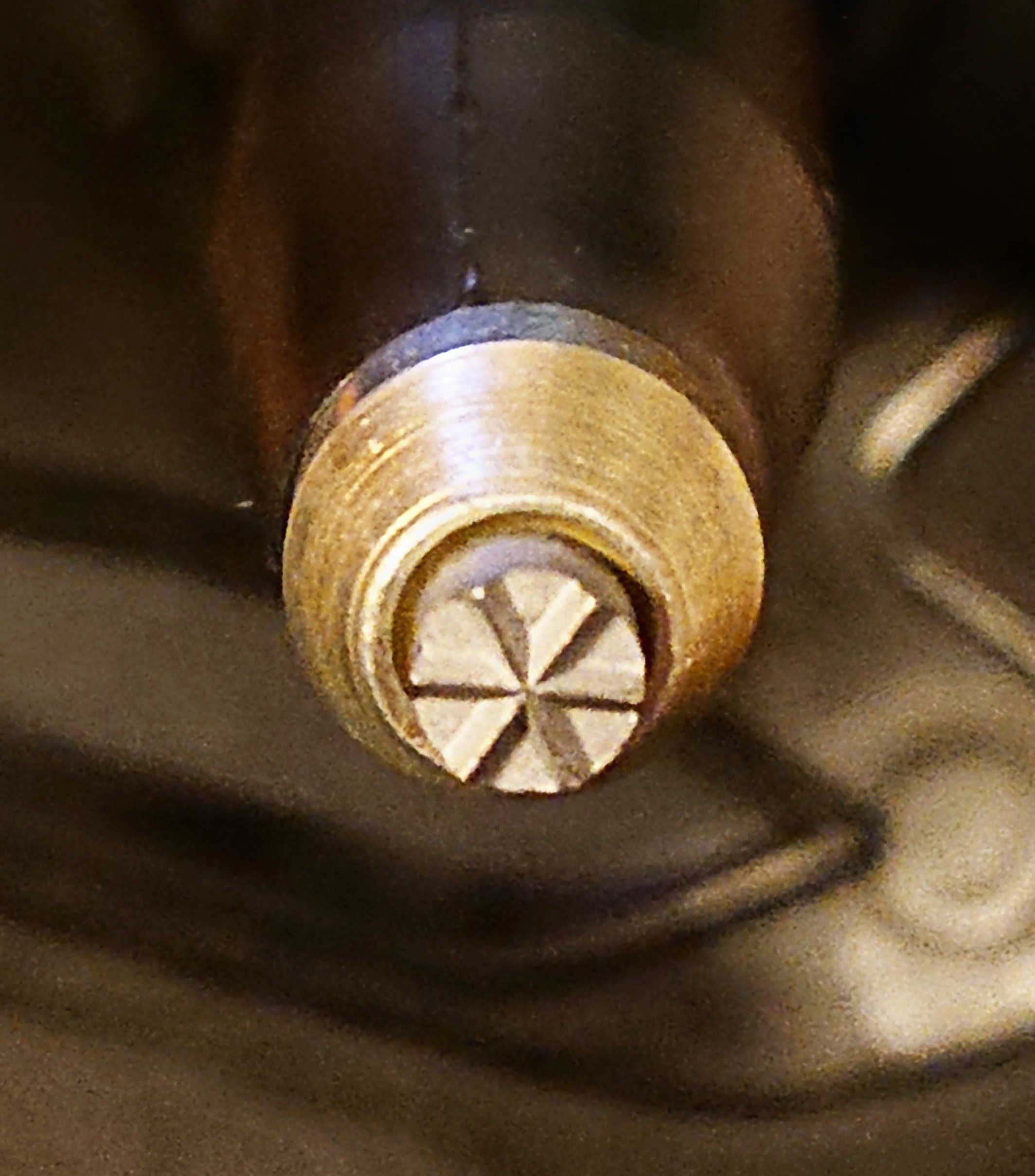 Spitze mit Stern-Profil