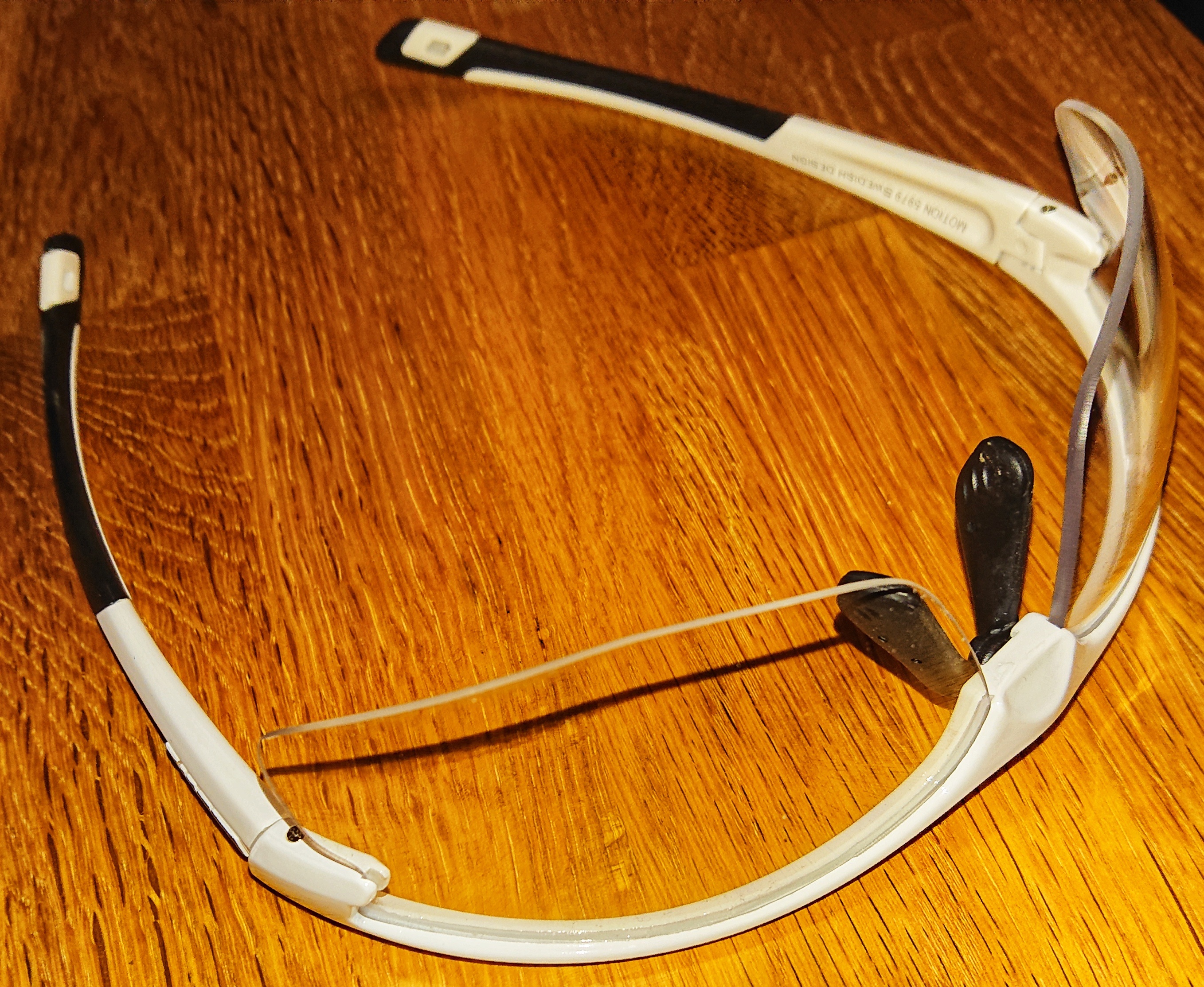Brille von unten