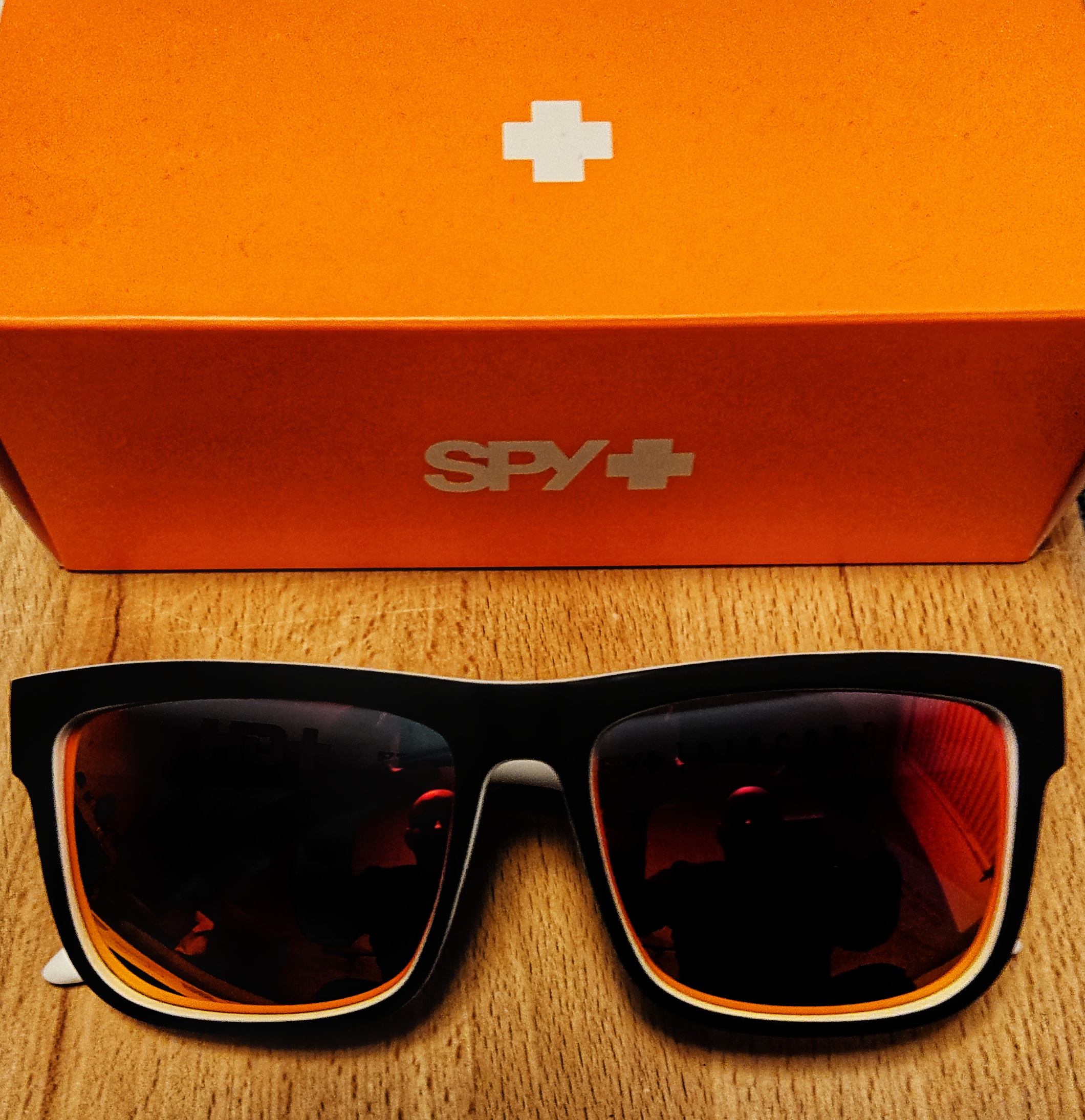 Brille mit Schachtel