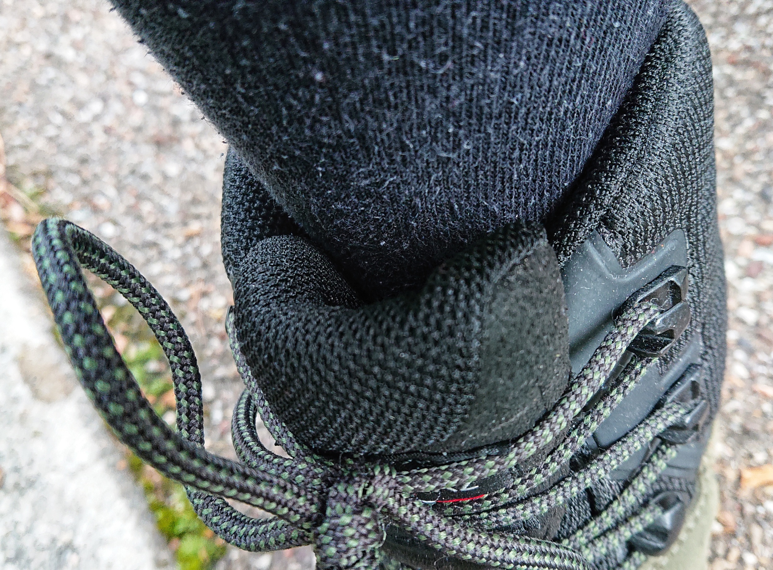 Schuh geschnürt