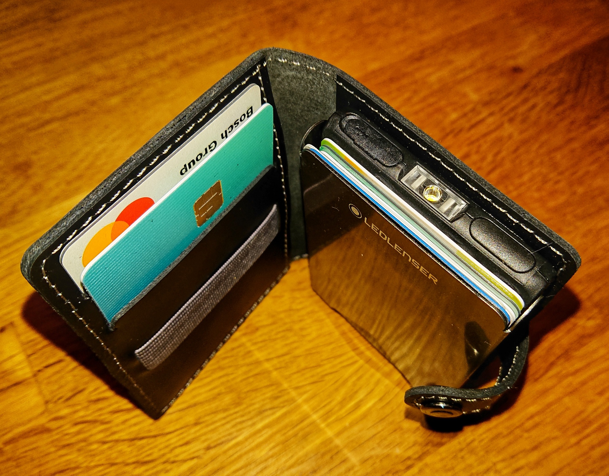 Gefülltes Etui