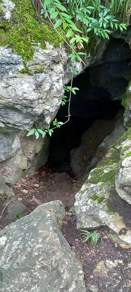 Höhle