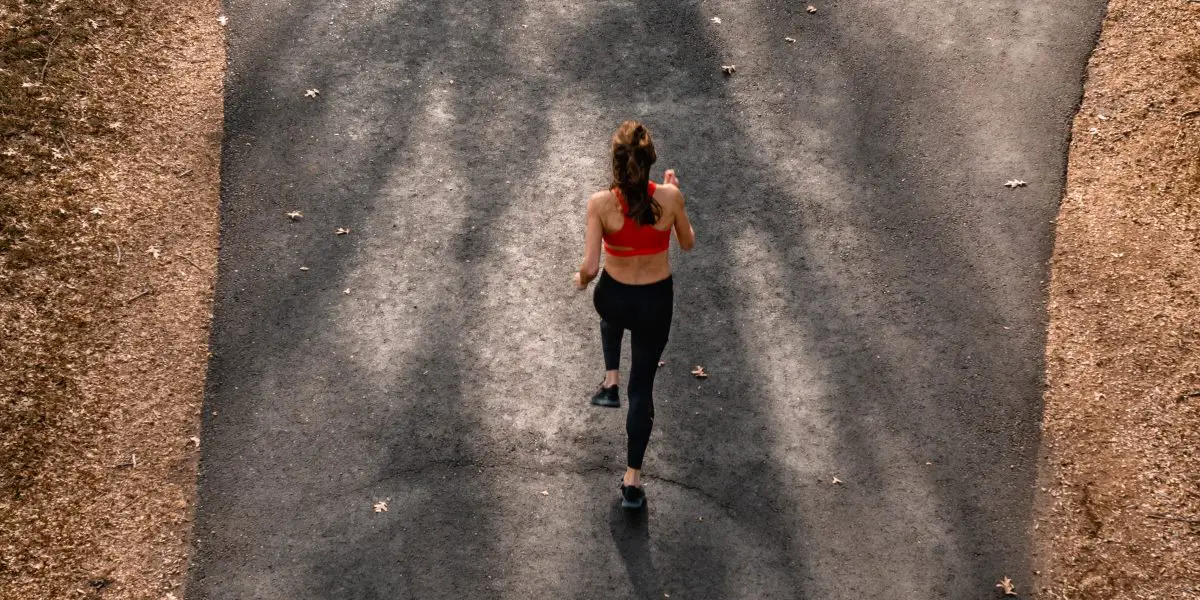 Einige Laufhosen bieten dir sinnvolle Features_Unsplash
