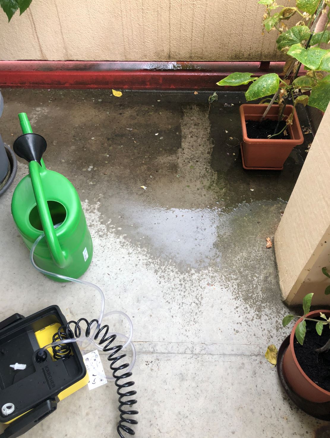 Balkon: ein Streifen ist schon sauber