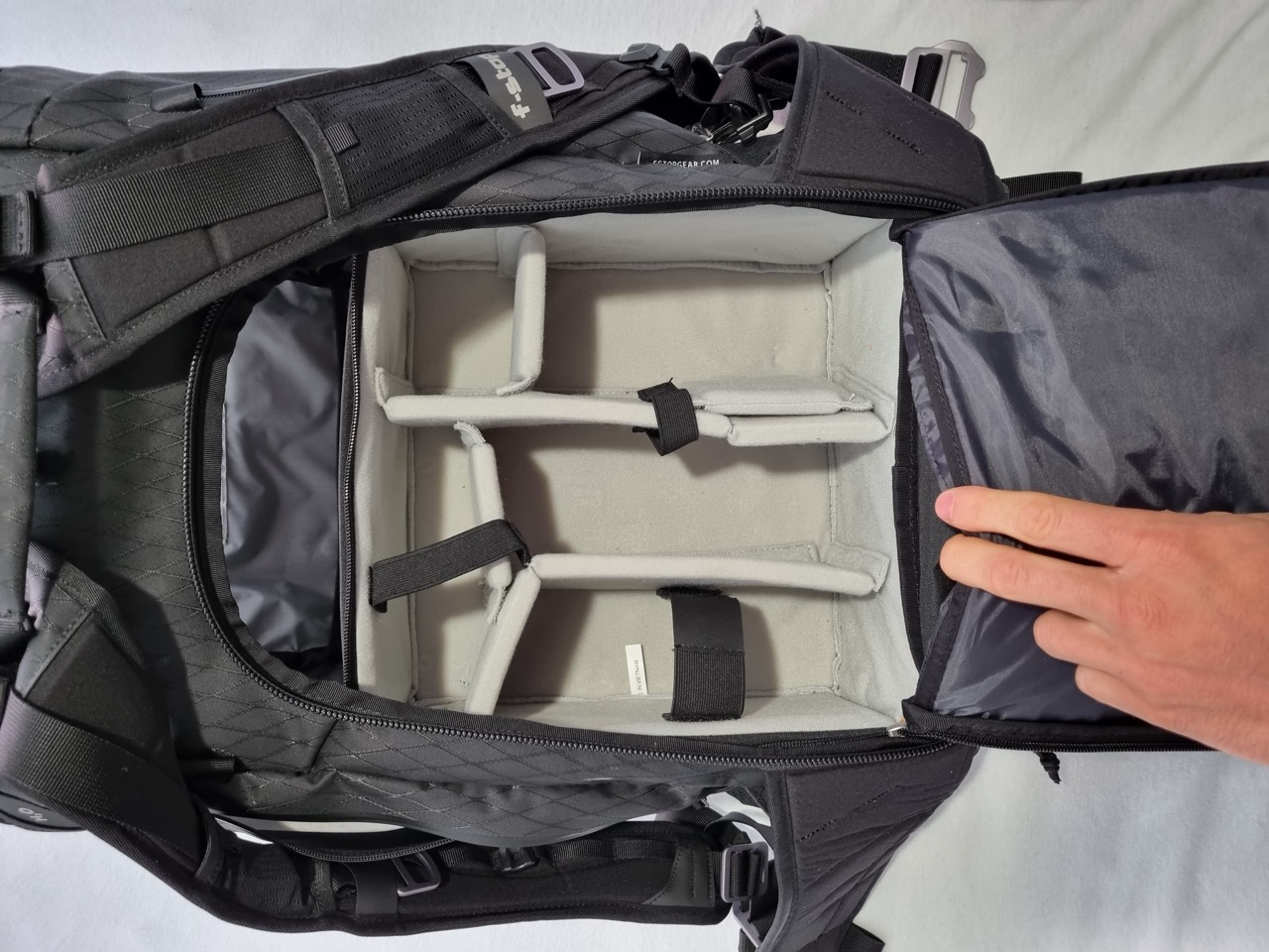 ICU im Inneren des Rucksacks (leer)