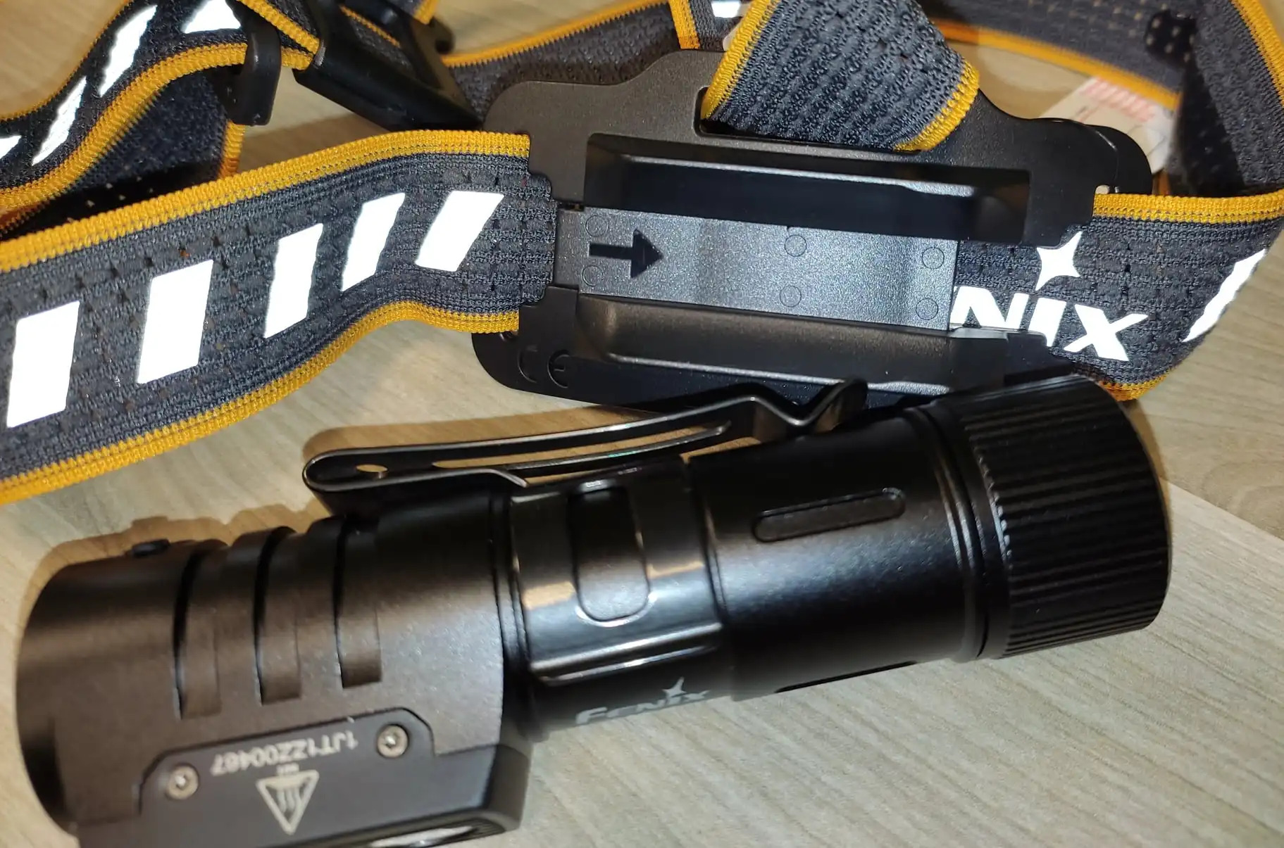 Fenix HM71R Stirn-/Taschenlampe49