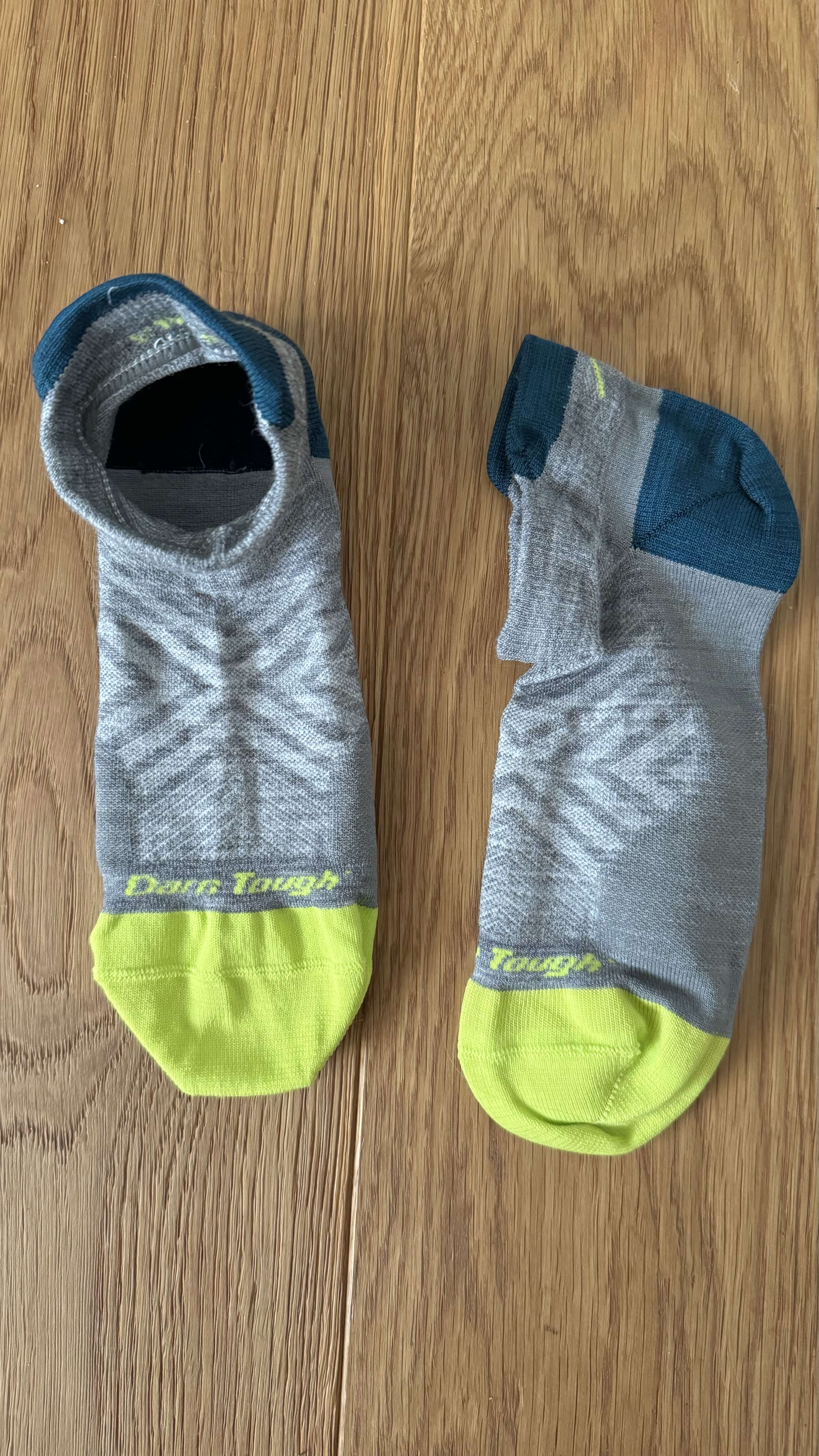 Gesamtansicht Darn Though Socken