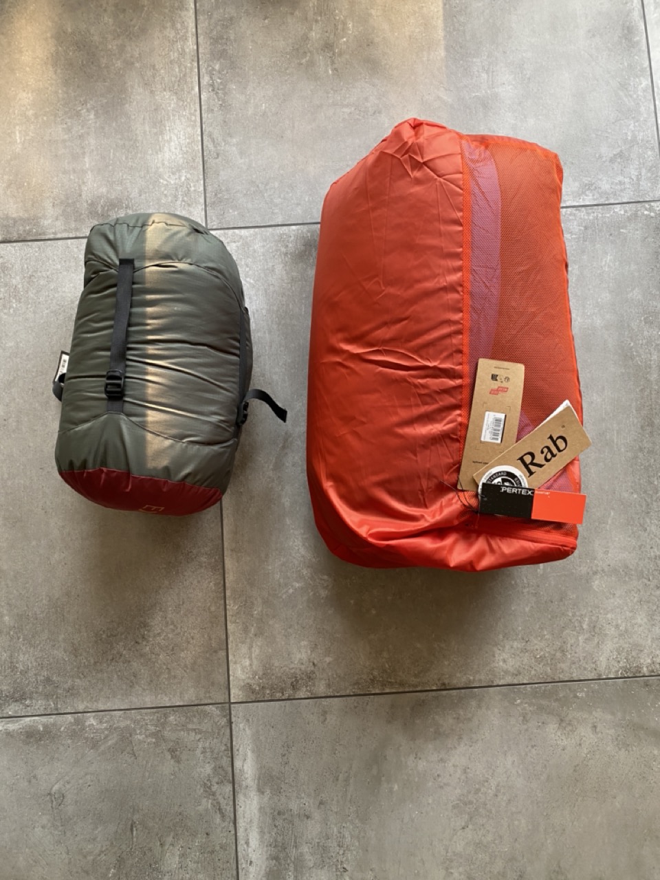 Der OUTSIDEstories-Test: RAB Ascent -6 - Mumien-Daunenschlafsack 