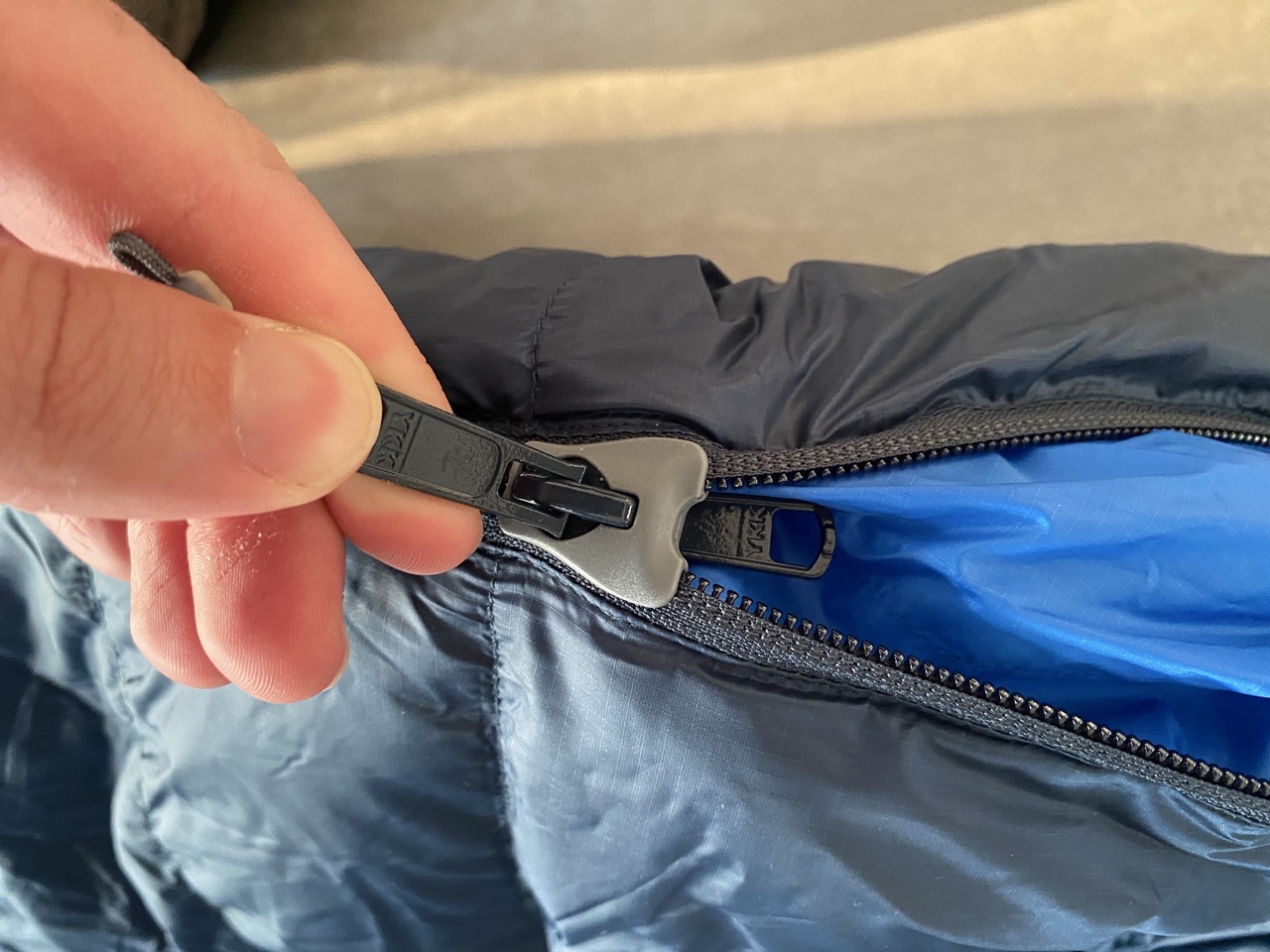 Der OUTSIDEstories-Test: RAB Ascent -6 - Mumien-Daunenschlafsack 