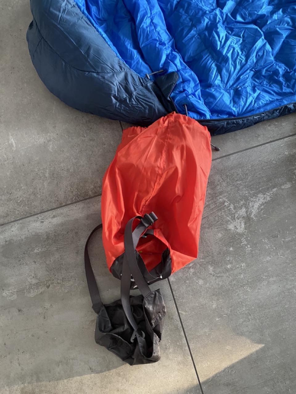Der OUTSIDEstories-Test: RAB Ascent -6 - Mumien-Daunenschlafsack 