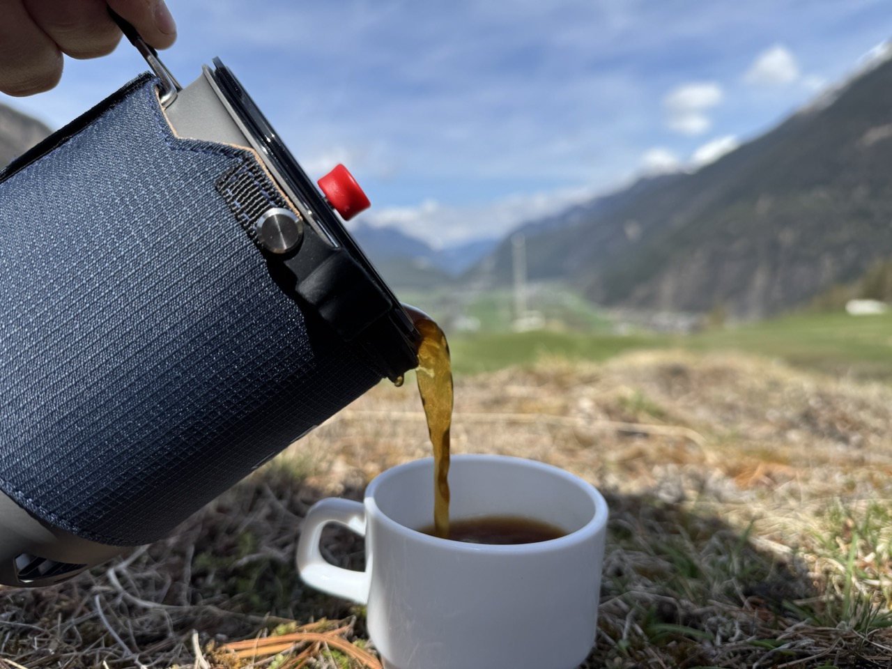 Aus einer richtigen Kaffeetasse oder