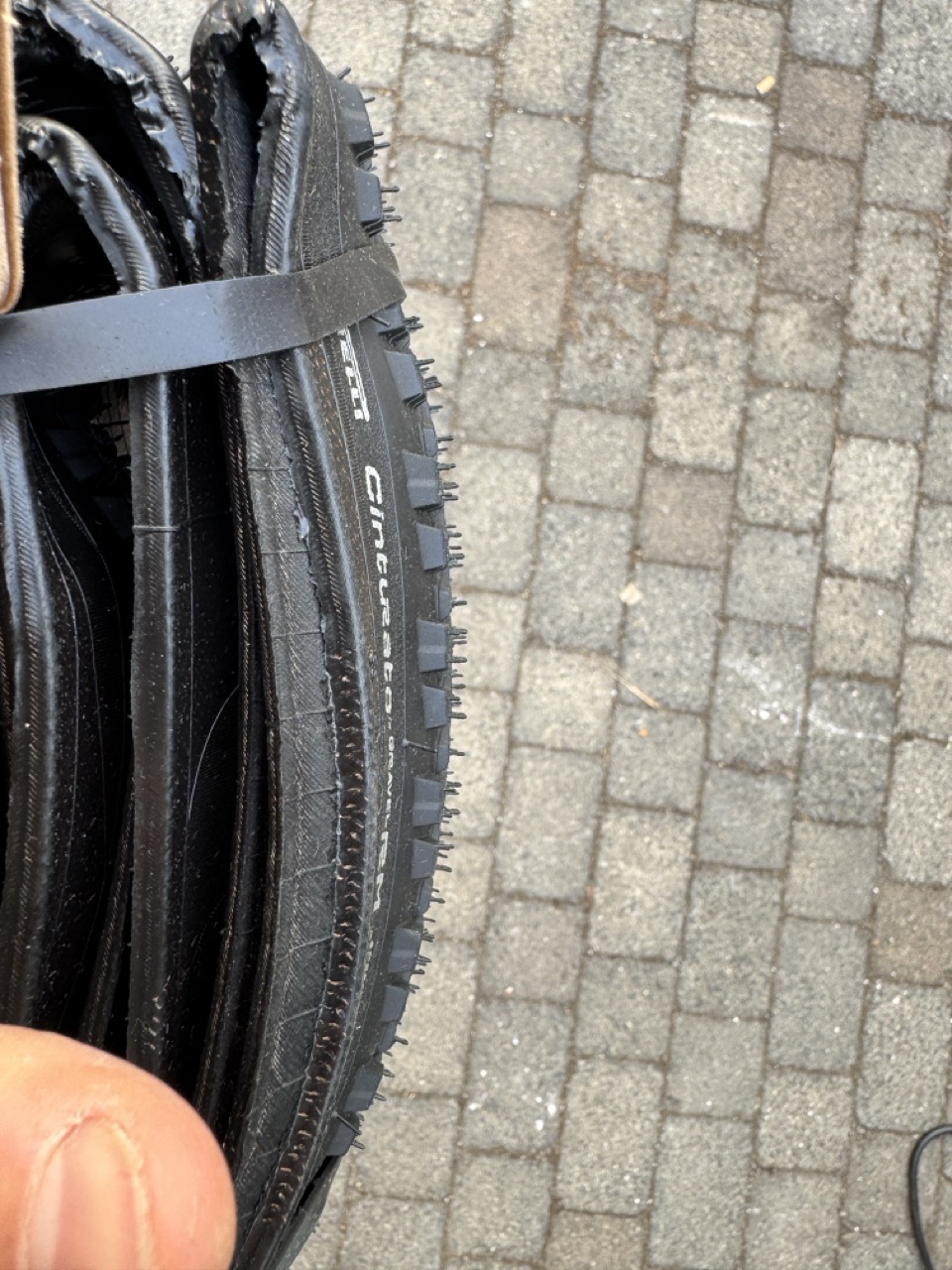 Der kompetente OUTSIDEstories-Test: PIRELLI Cinturato Gravel RM - Fahrradreifen (Gravel)