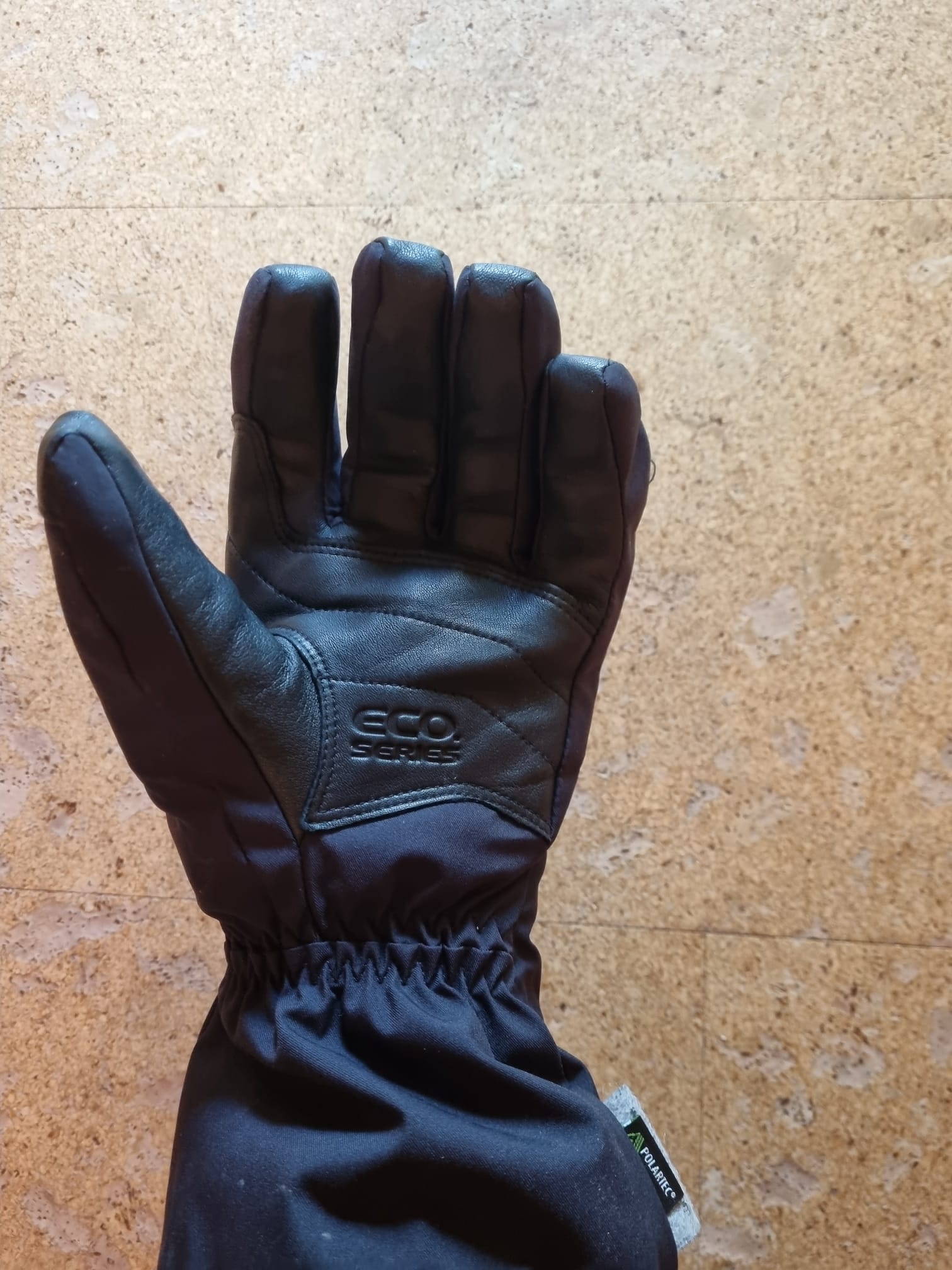 Schafleder auf der Handschuhinnenseite