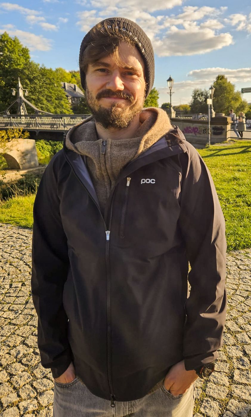 POC Jacke angezogen