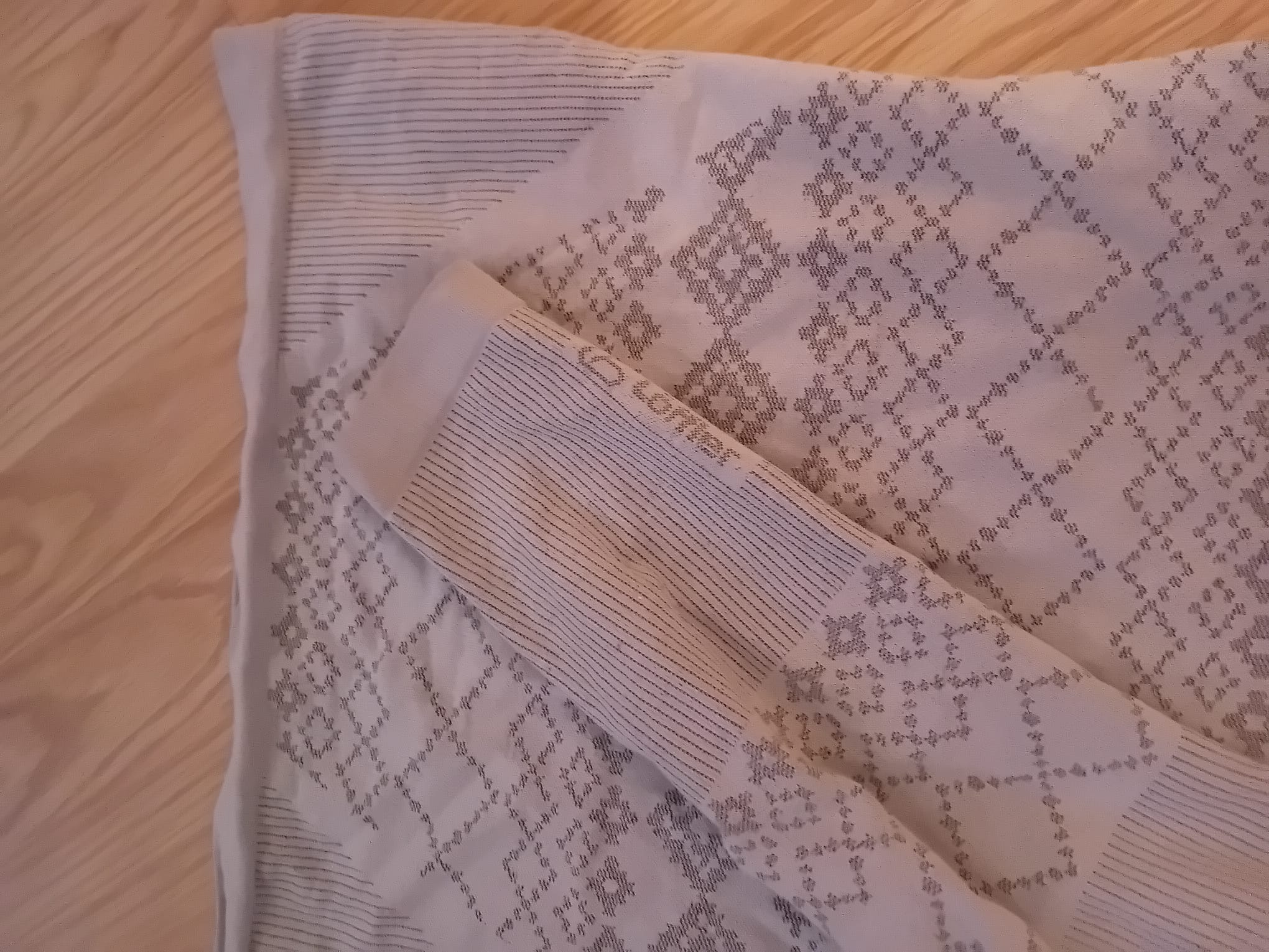 Ärmel und Saum