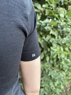 Der kompetente OUTSIDEstories-Test: Das Falke Backpack-ready Damen Tight Fitshirt Wool-tech Light