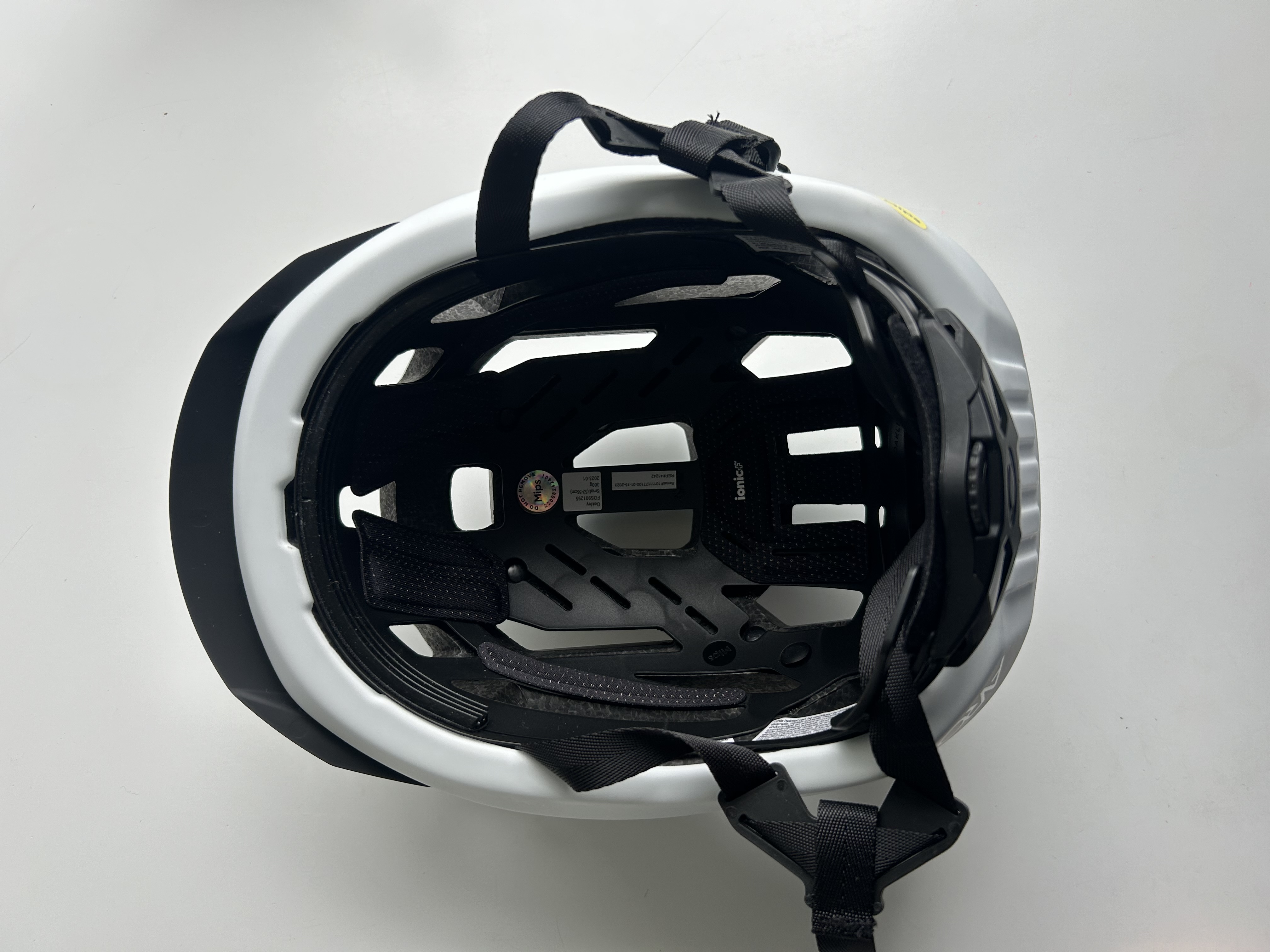 V