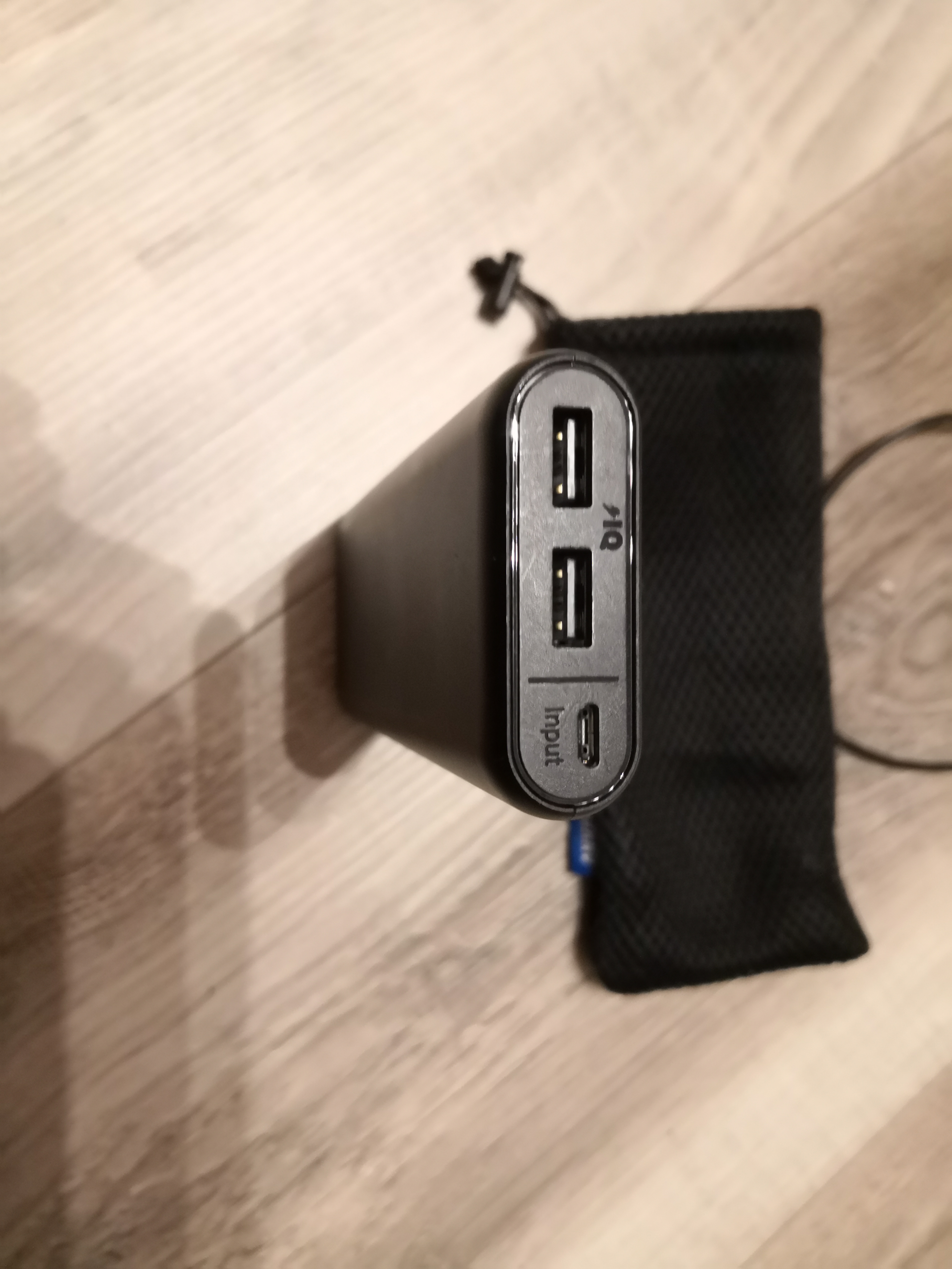 2 USB Anschlüße und Ladebuchse