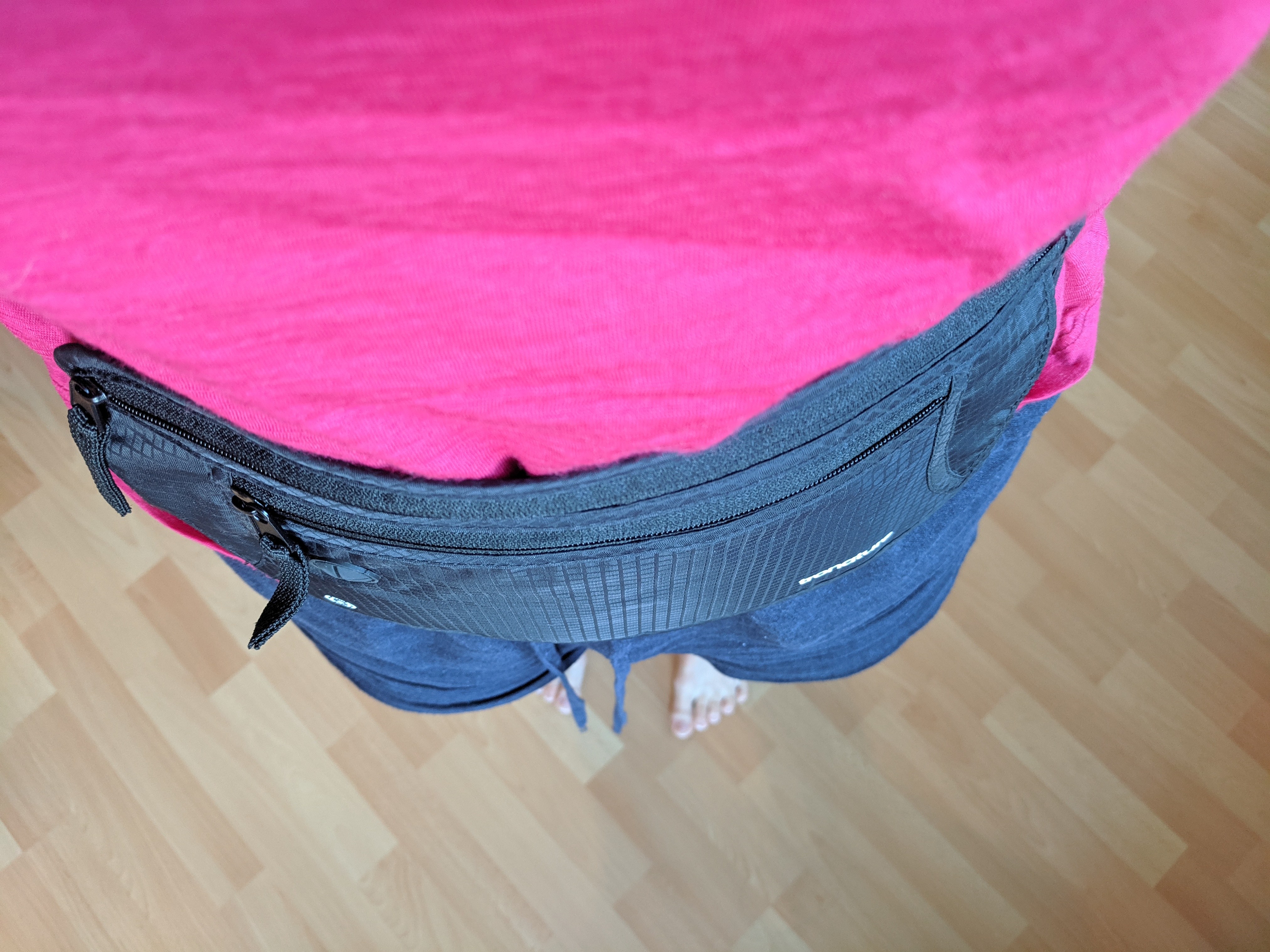 Bauchtasche angezogen