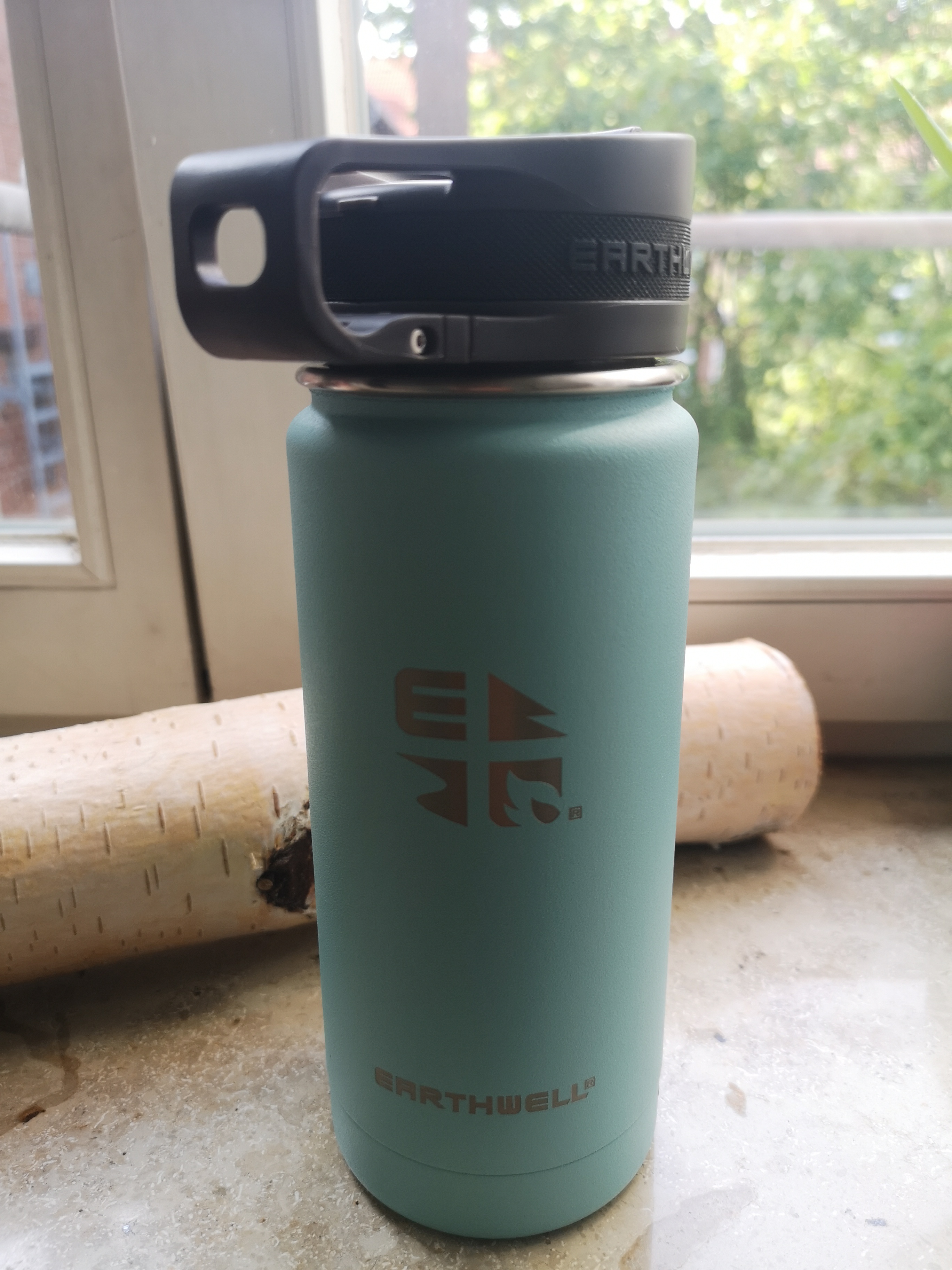 Earthwell Roaster Loop Bottle