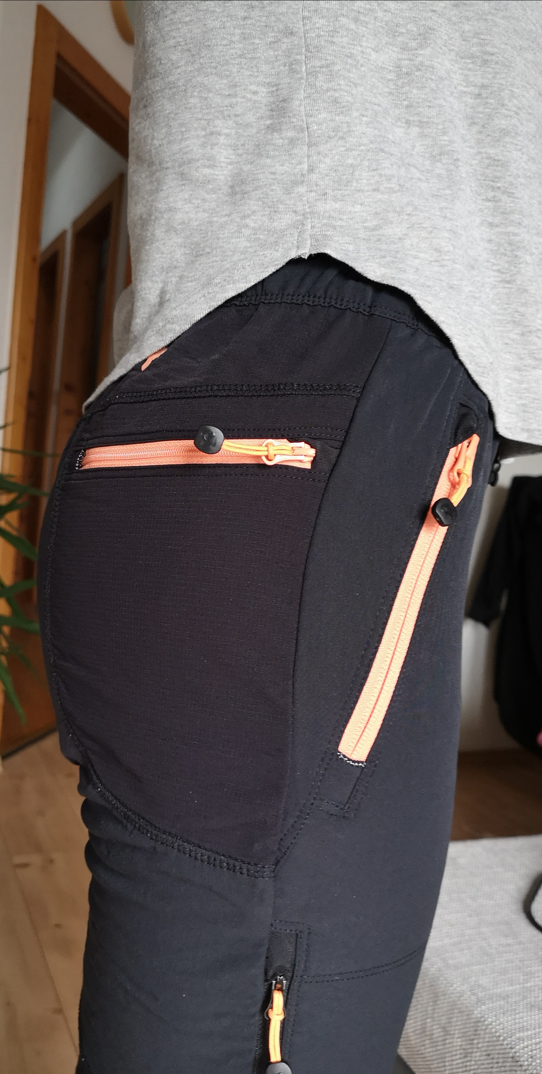 Hipster unter weiter, dickerer Hose