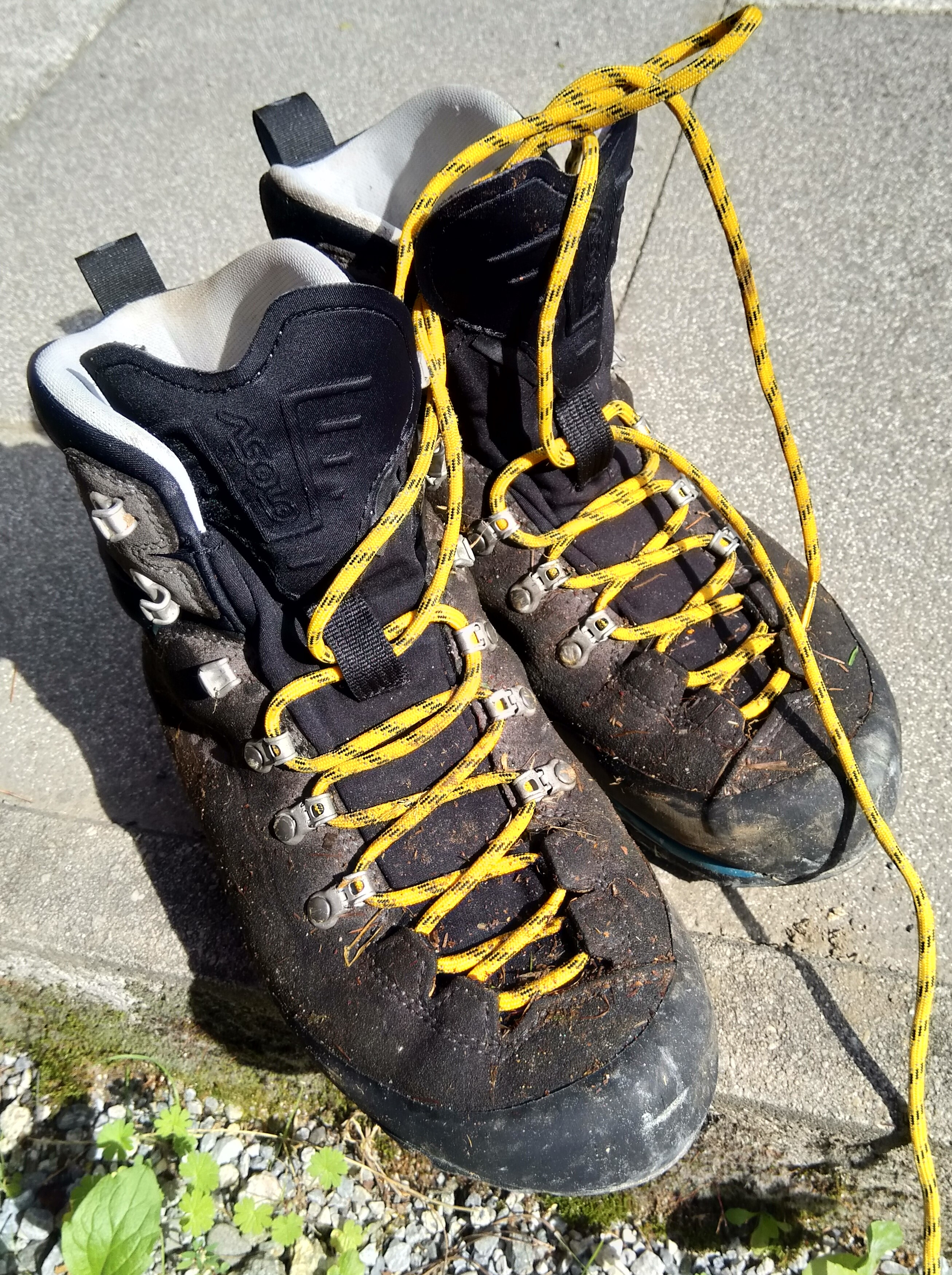 Schuhe beim trocknen