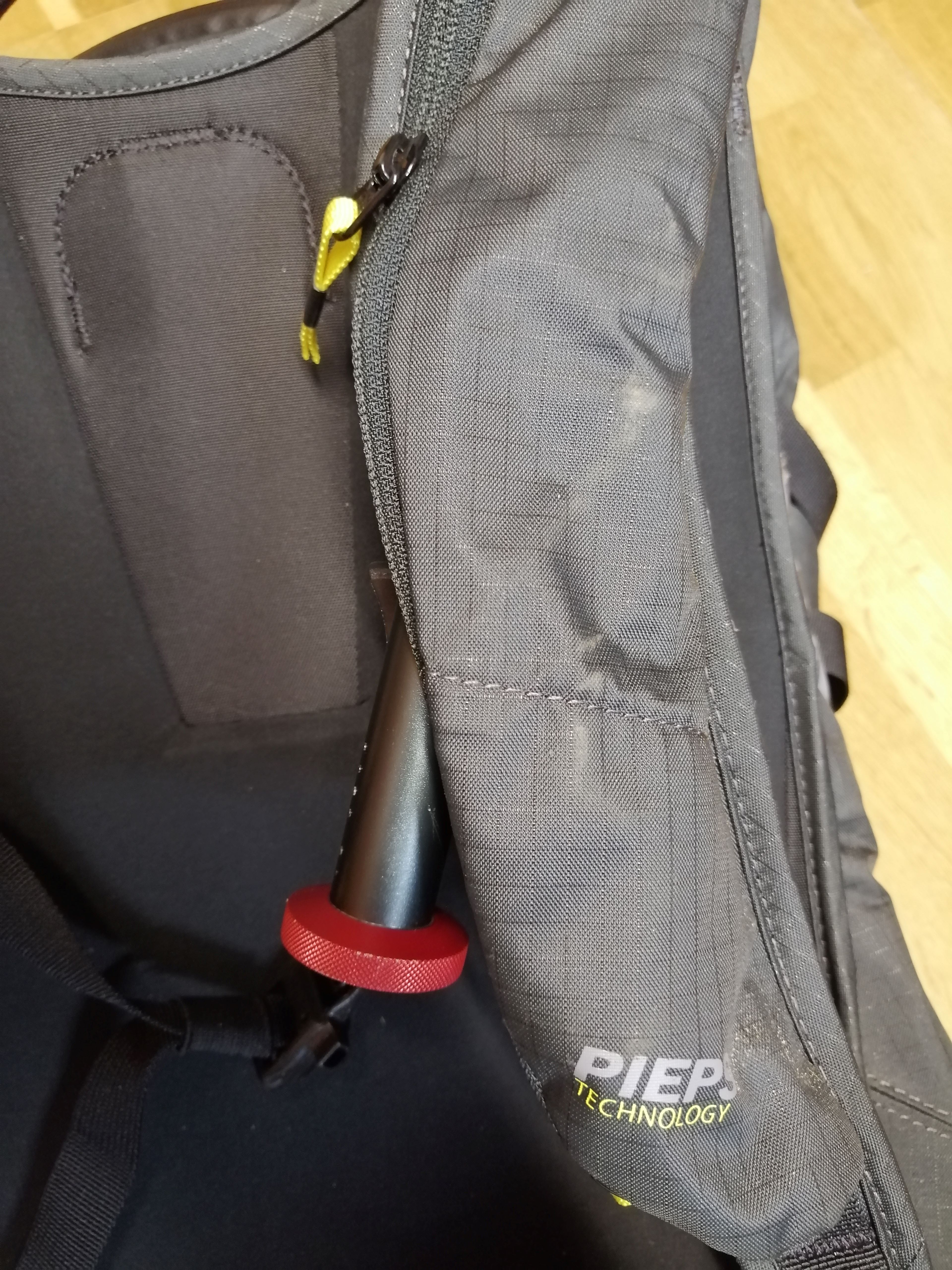 Der Auslösegriff kann gut in der Tasche verstaut werden
