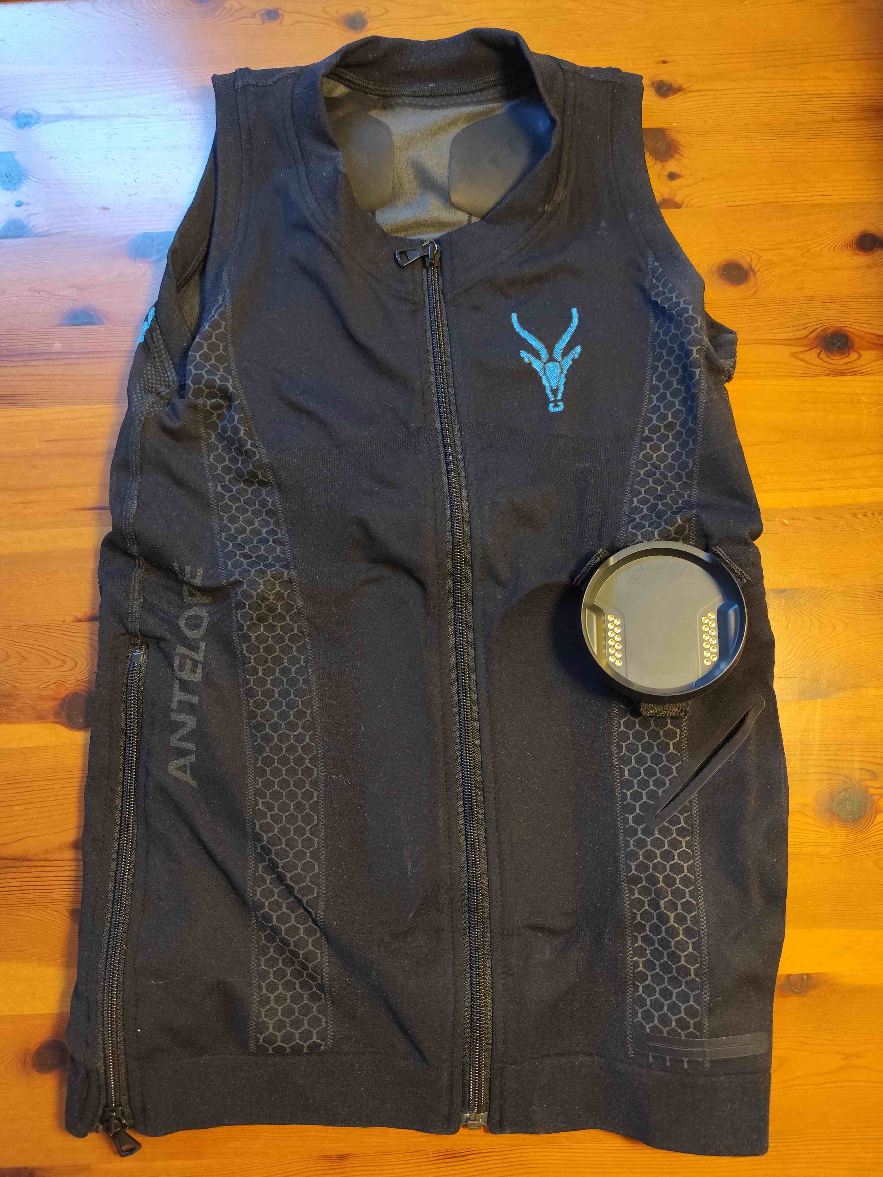 Der OUTSIDEstories-Test: ANTELOPE Evolution - EMS Tank Top (Männer) 
