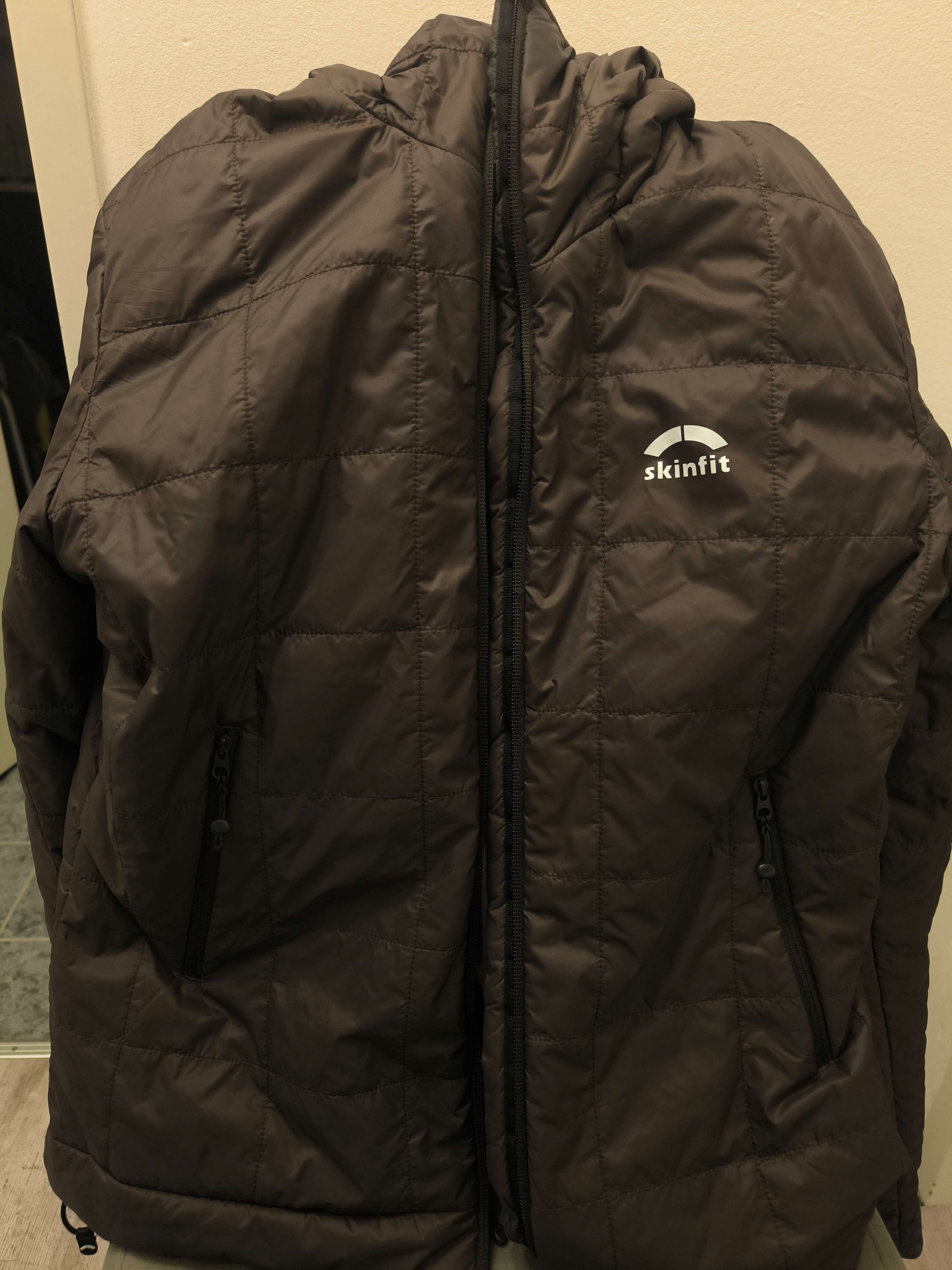 Der kompetente OUTSIDEstories-Test: SKINFIT Drei Zinnen Isolationsjacke – Leichte Isolationsjacke m...