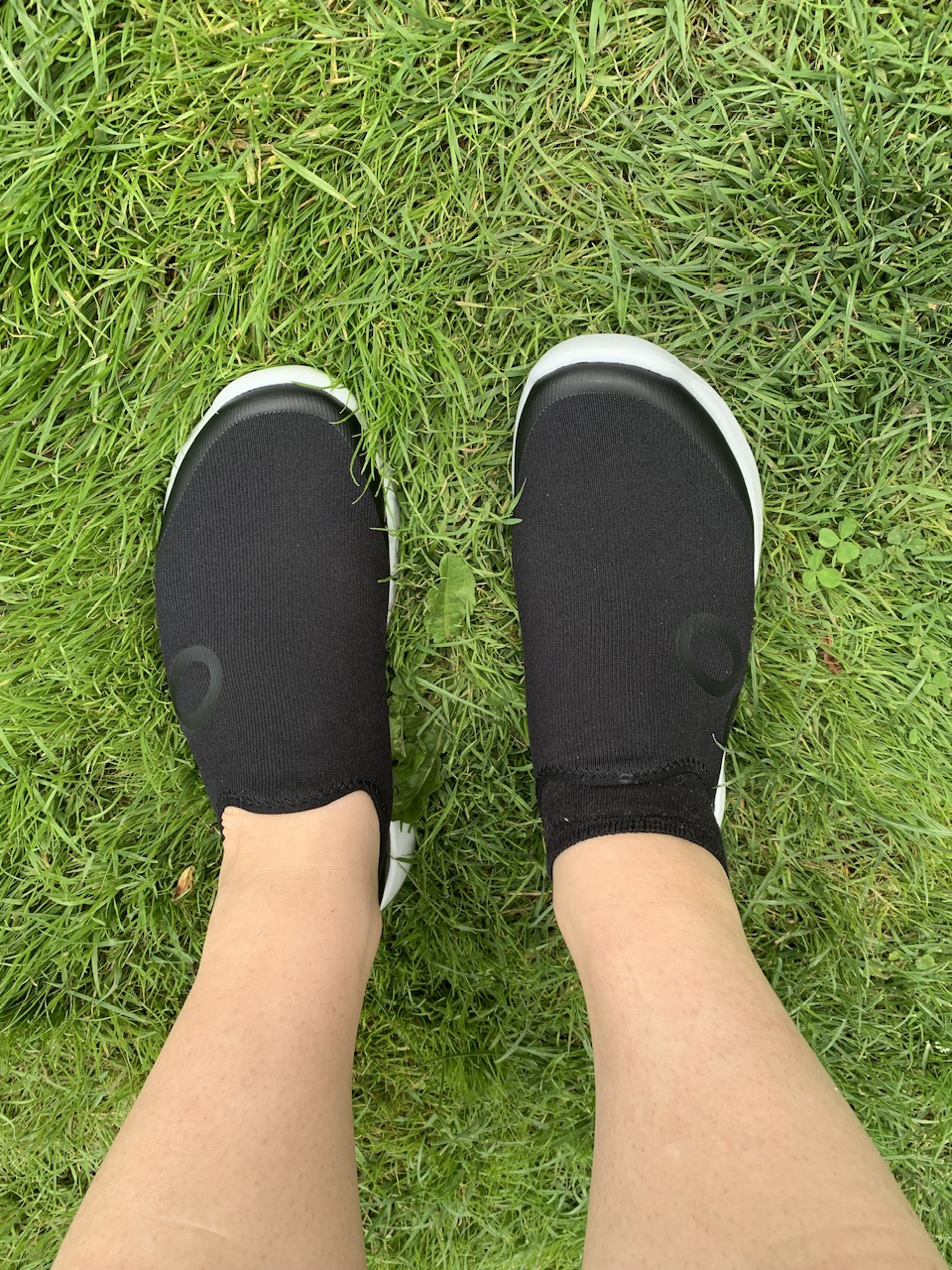 Schuhe mit und ohne Socke