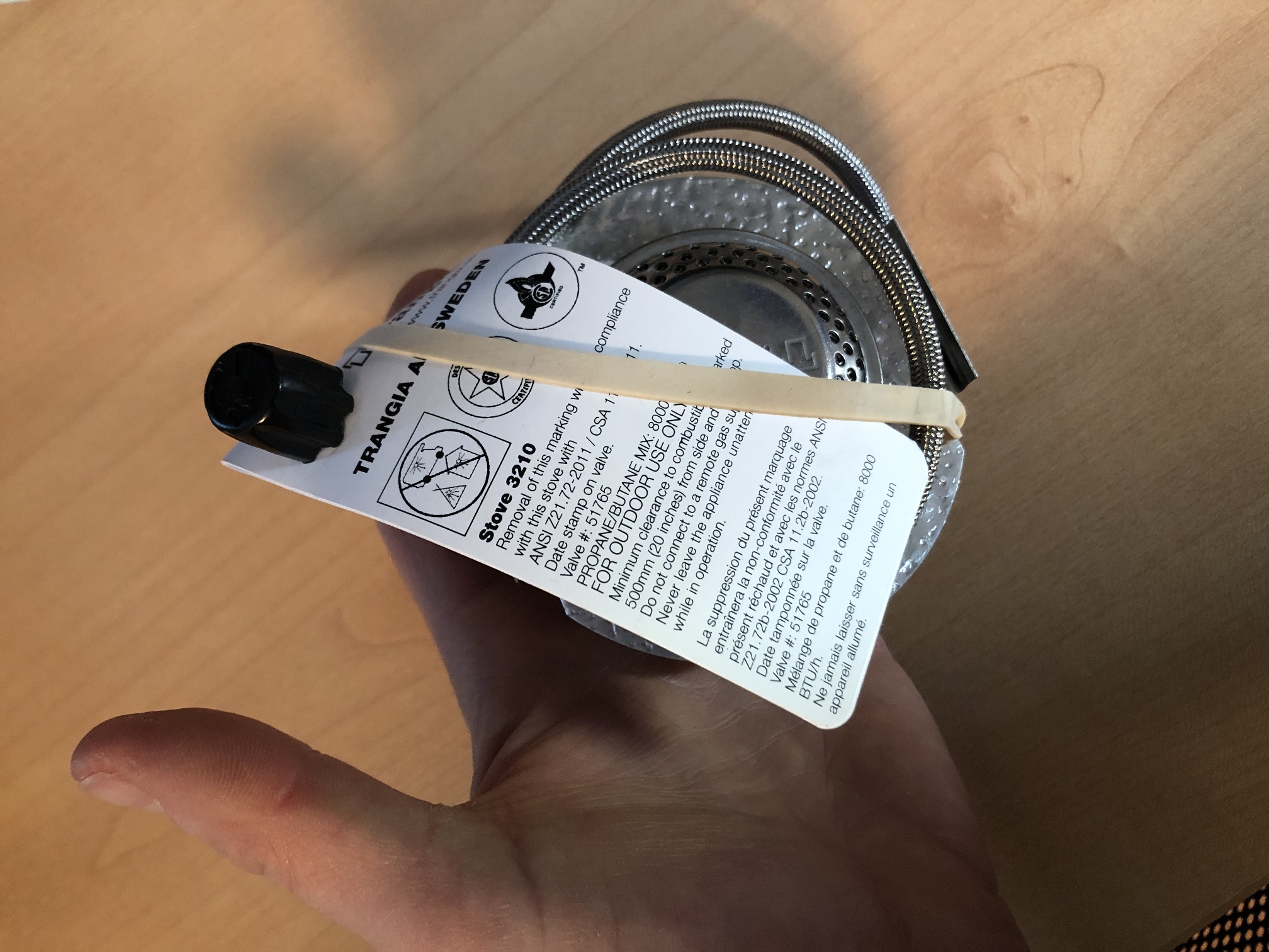 Kocher mit Gummi zusammen gepackt