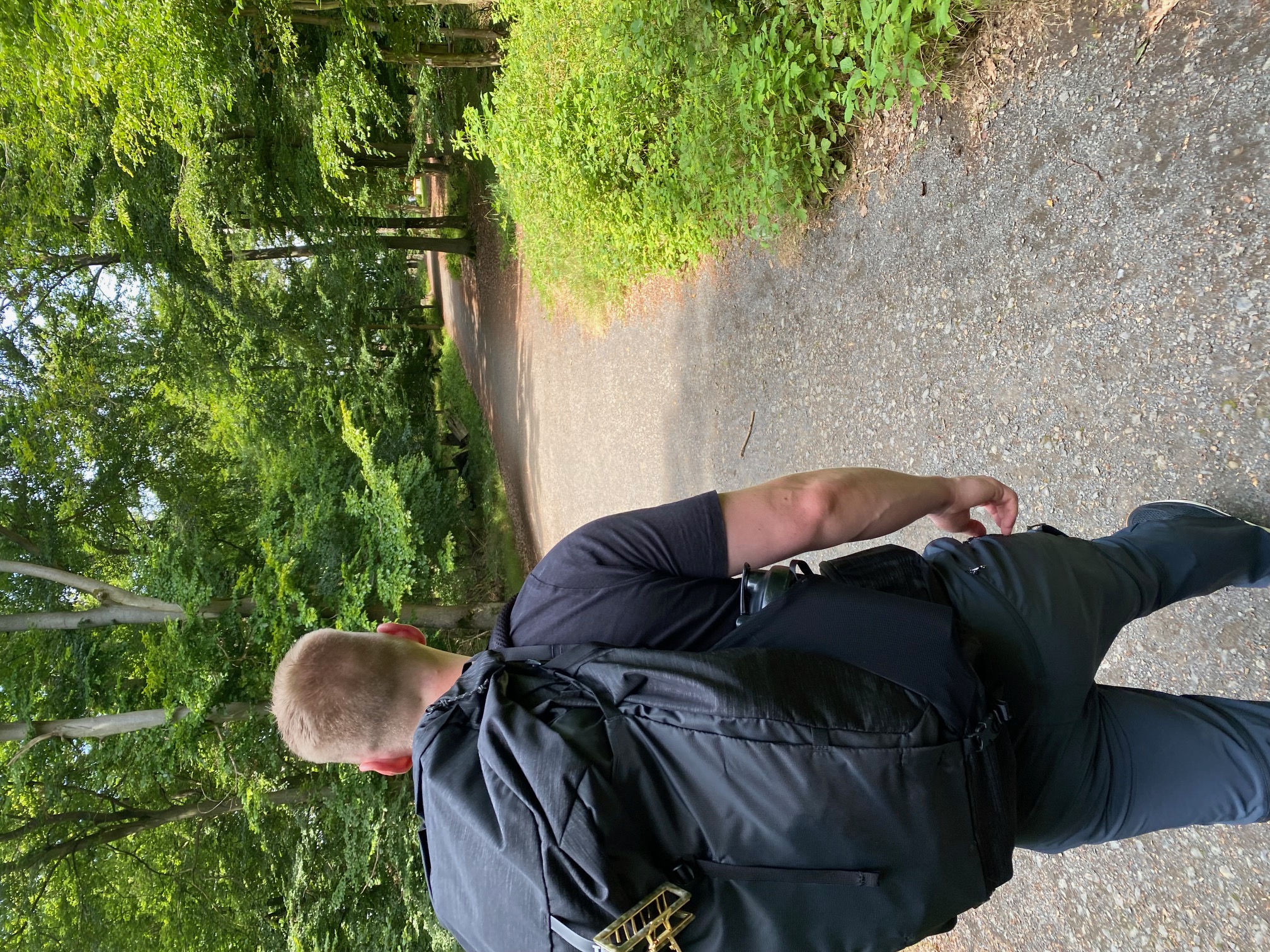 Rucksack beim Tragen 