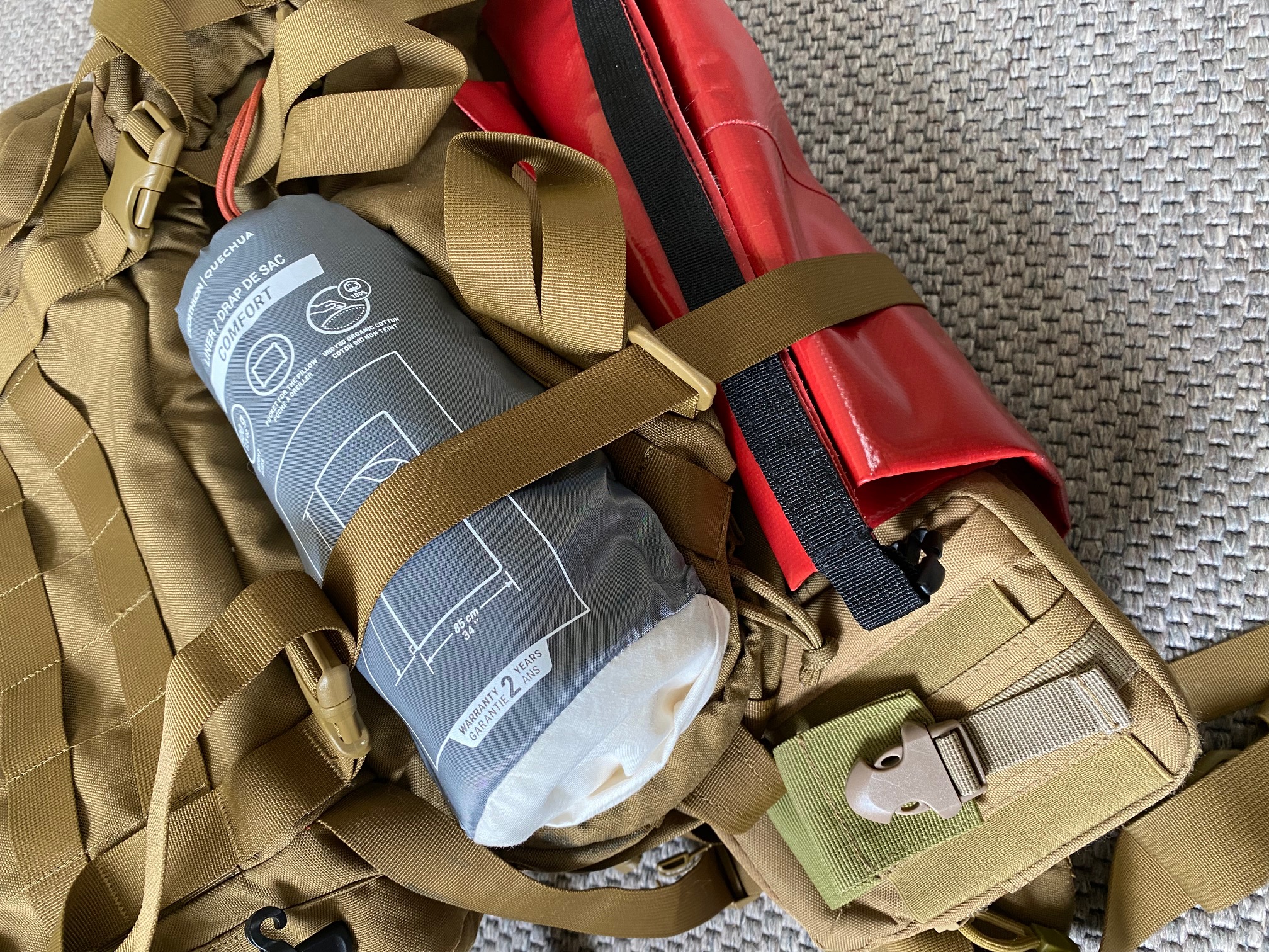 Befestigungsmöglichkeit unter dem Rucksack