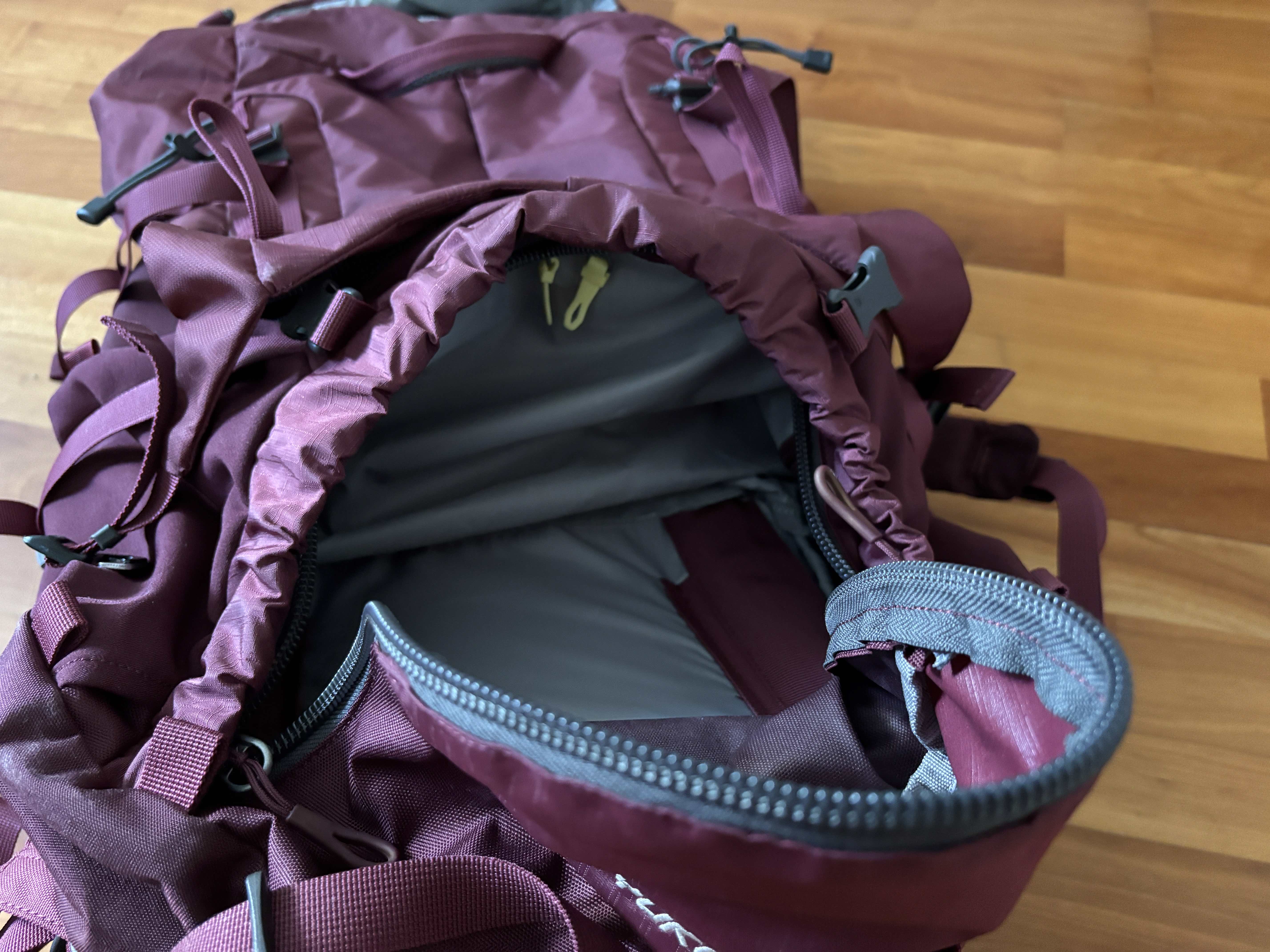 Die offene untere Tasche