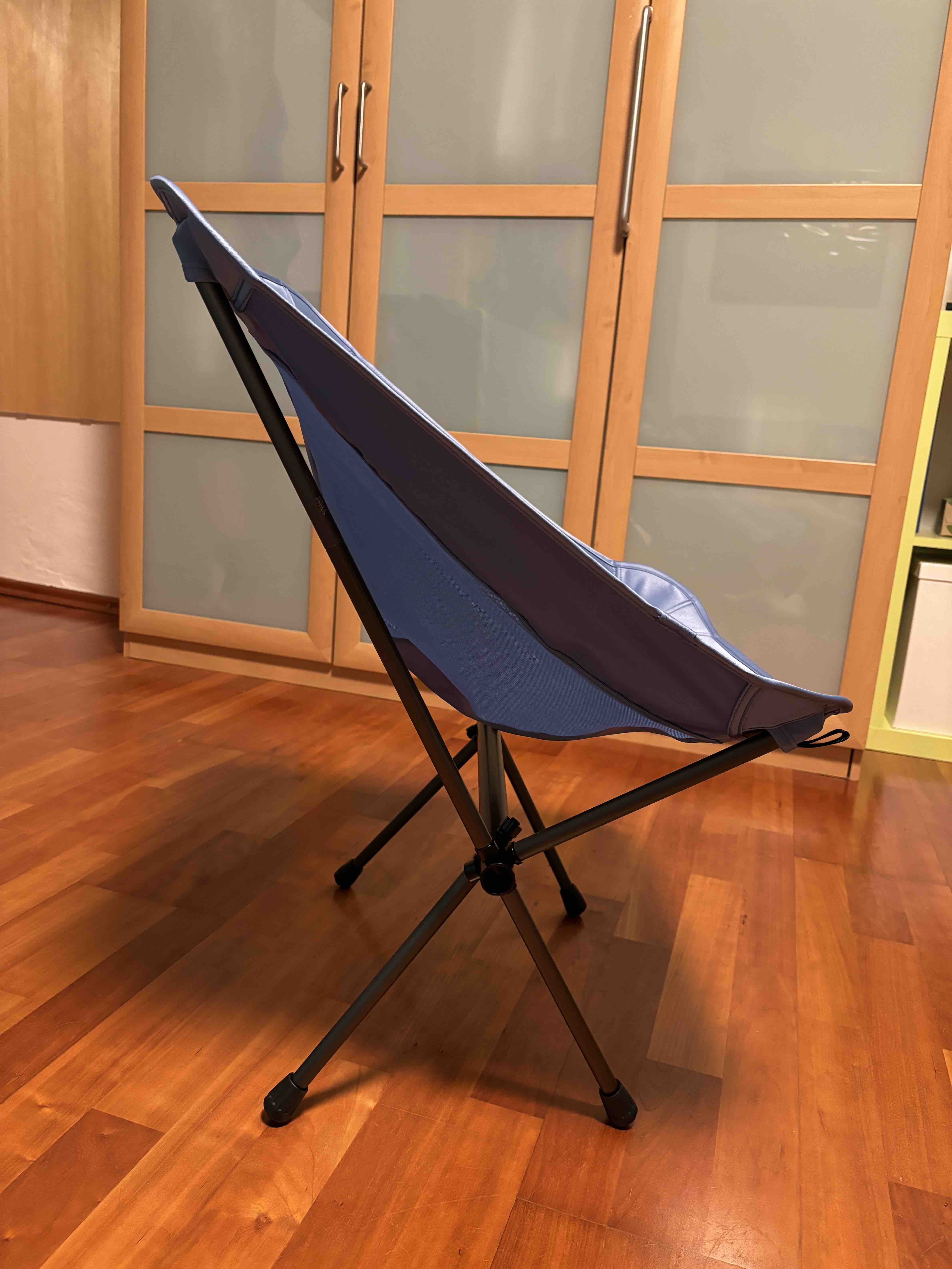 Der Stuhl von der Seite