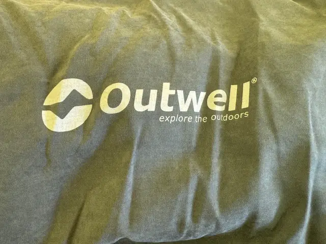 Der OUTSIDEstories-Test: OUTWELL Constellation Lux Green - Schlafsack