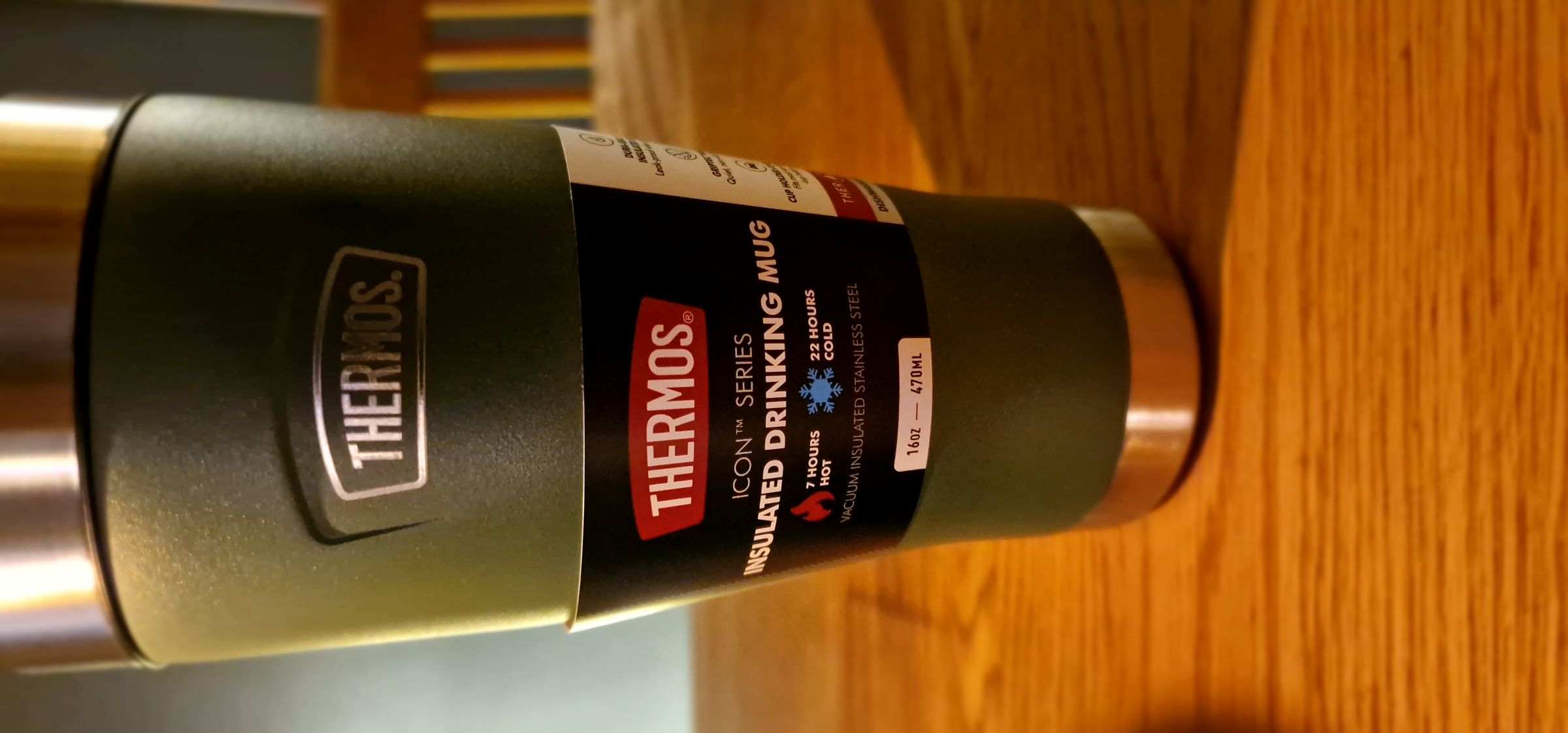 Die Versprechen des Herstellers sind nicht zu übersehen, ob der Becher hält, was man ihm nachsagt? 