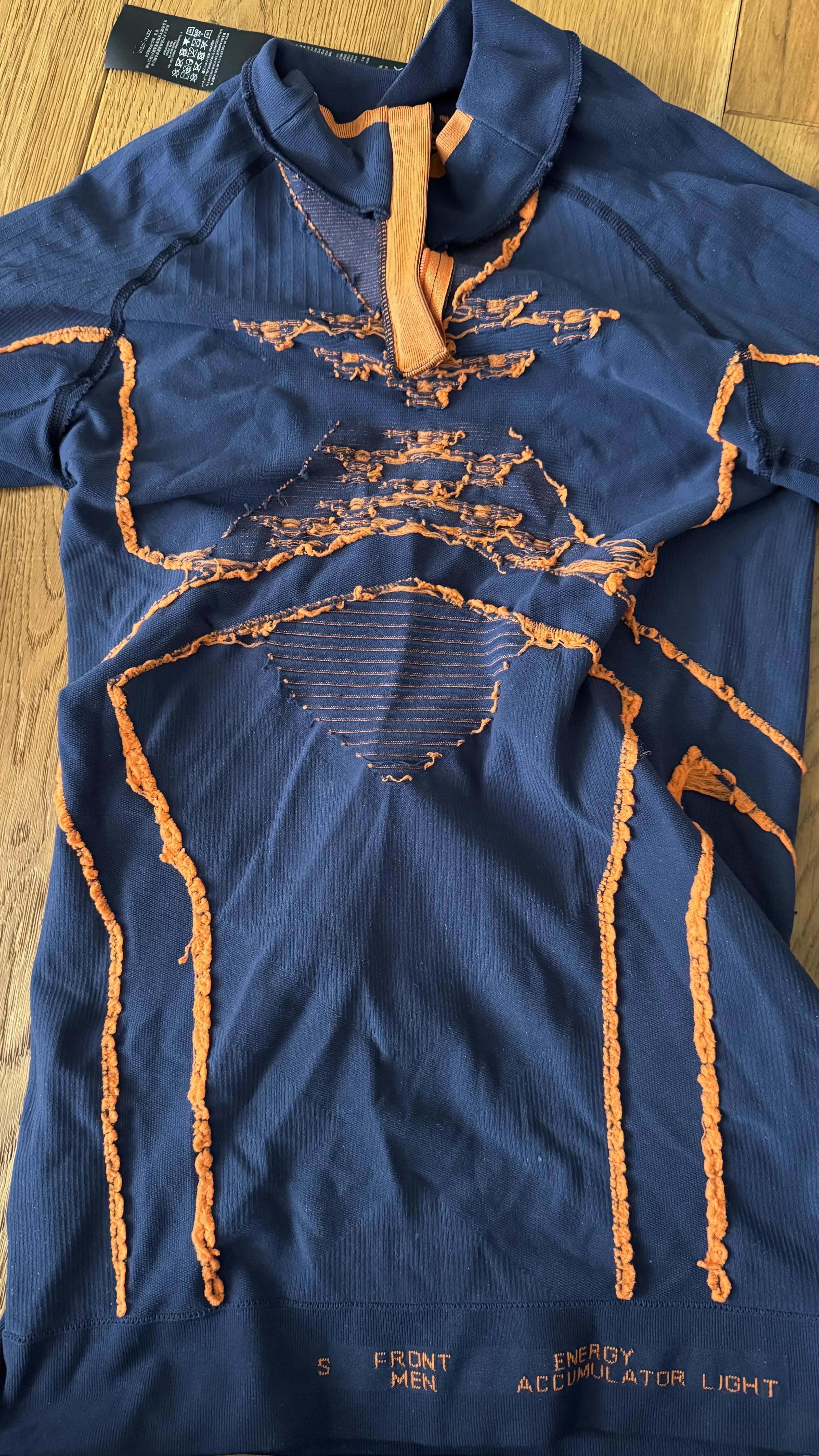 Shirt auf links gedreht