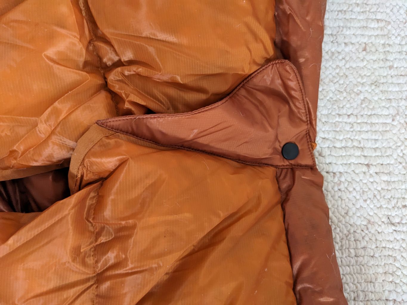 Der kompetente OUTSIDEstories-Test: ROBENS Scoria Quilt UL +6°C - Daunenschlafsack