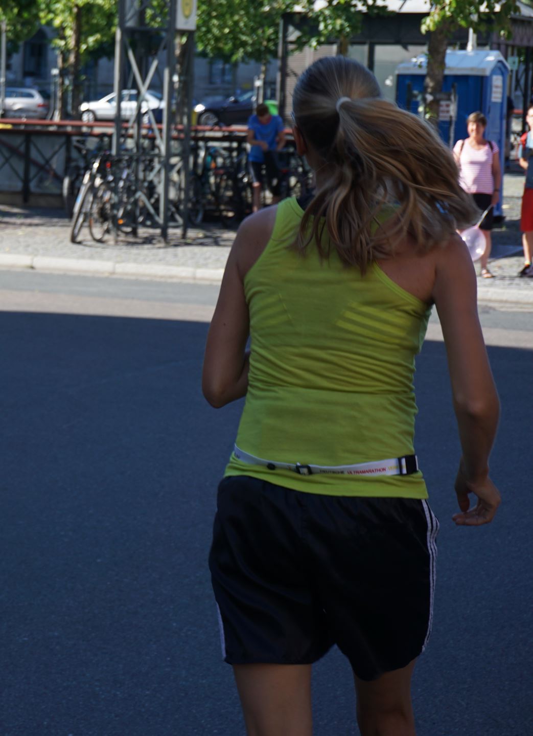 beim Halbmarathon als Handytasche genutzt