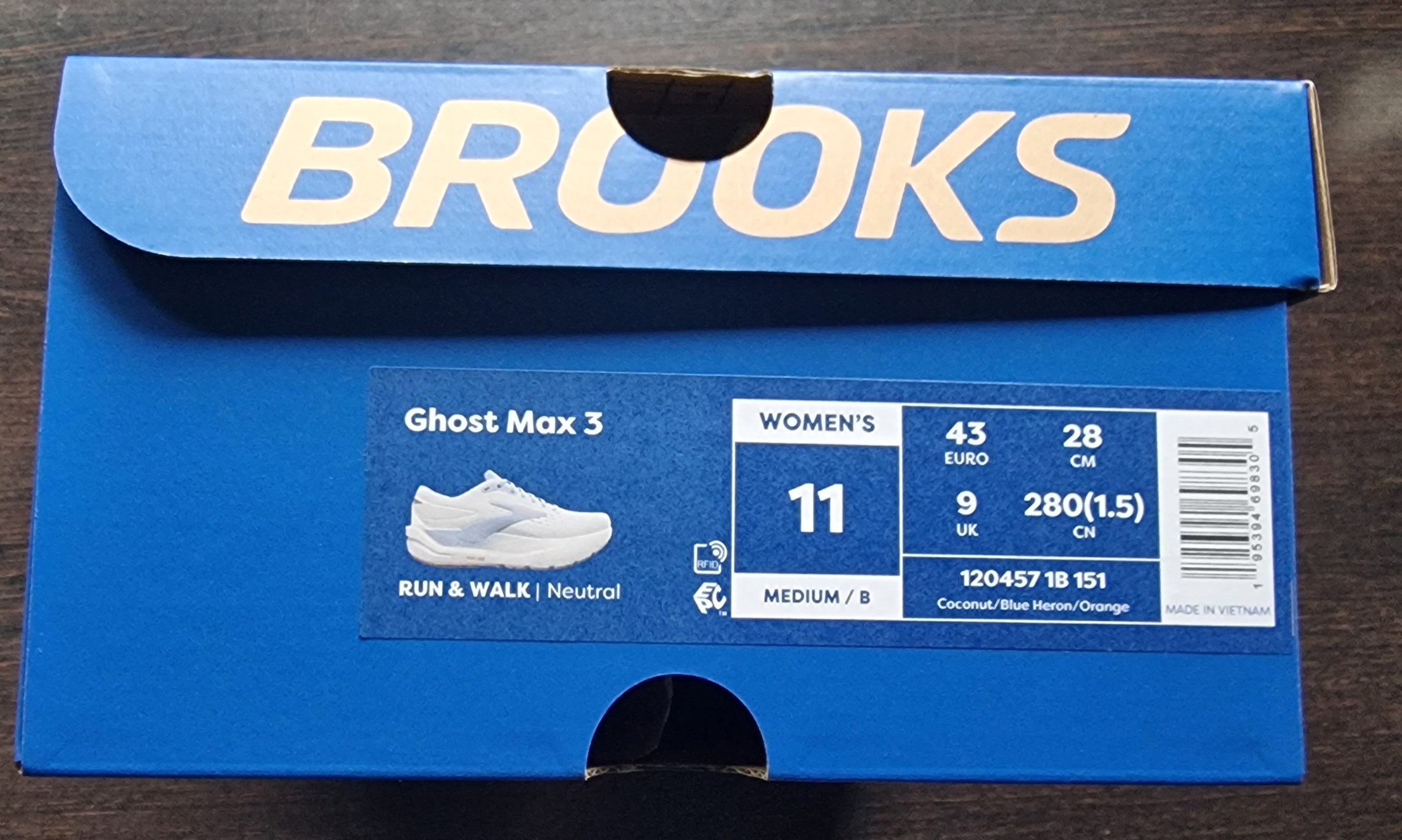 Ich habe die Erfahrung gemacht, dass Brooksrunning Schuhe etwas keiner ausfallen. Darum habe ich mich für die Größe 43 entschieden 