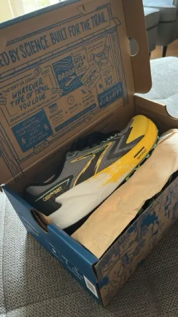 Auspacken der Schuhe
