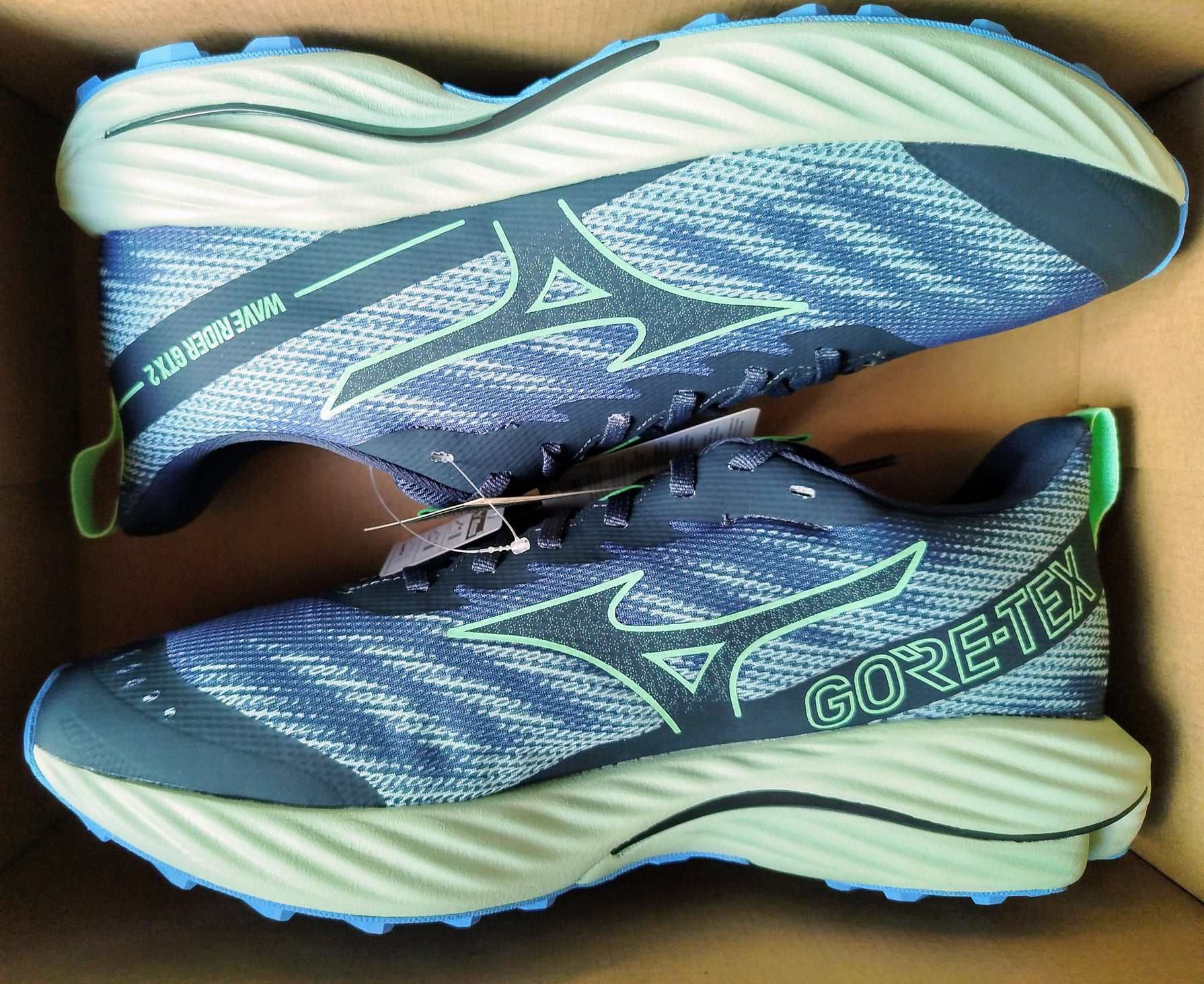 Mizuno Wave Rider GTX 2 2