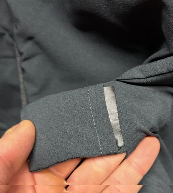 Extra Mini Tasche um die Waschanleitung zu schützen… Was es nicht alles gibt.